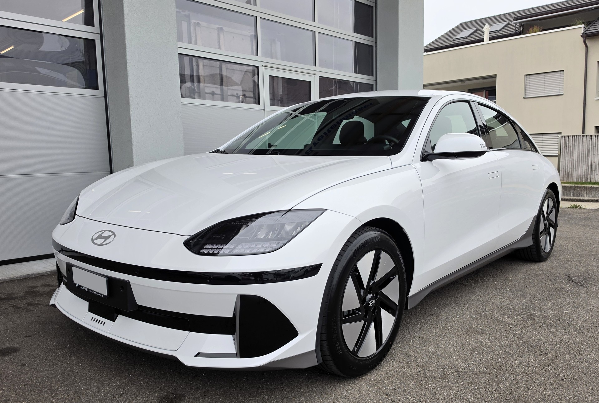 HYUNDAI Ioniq 6 77kWh Launch Edition 2WD-showroom-element-1