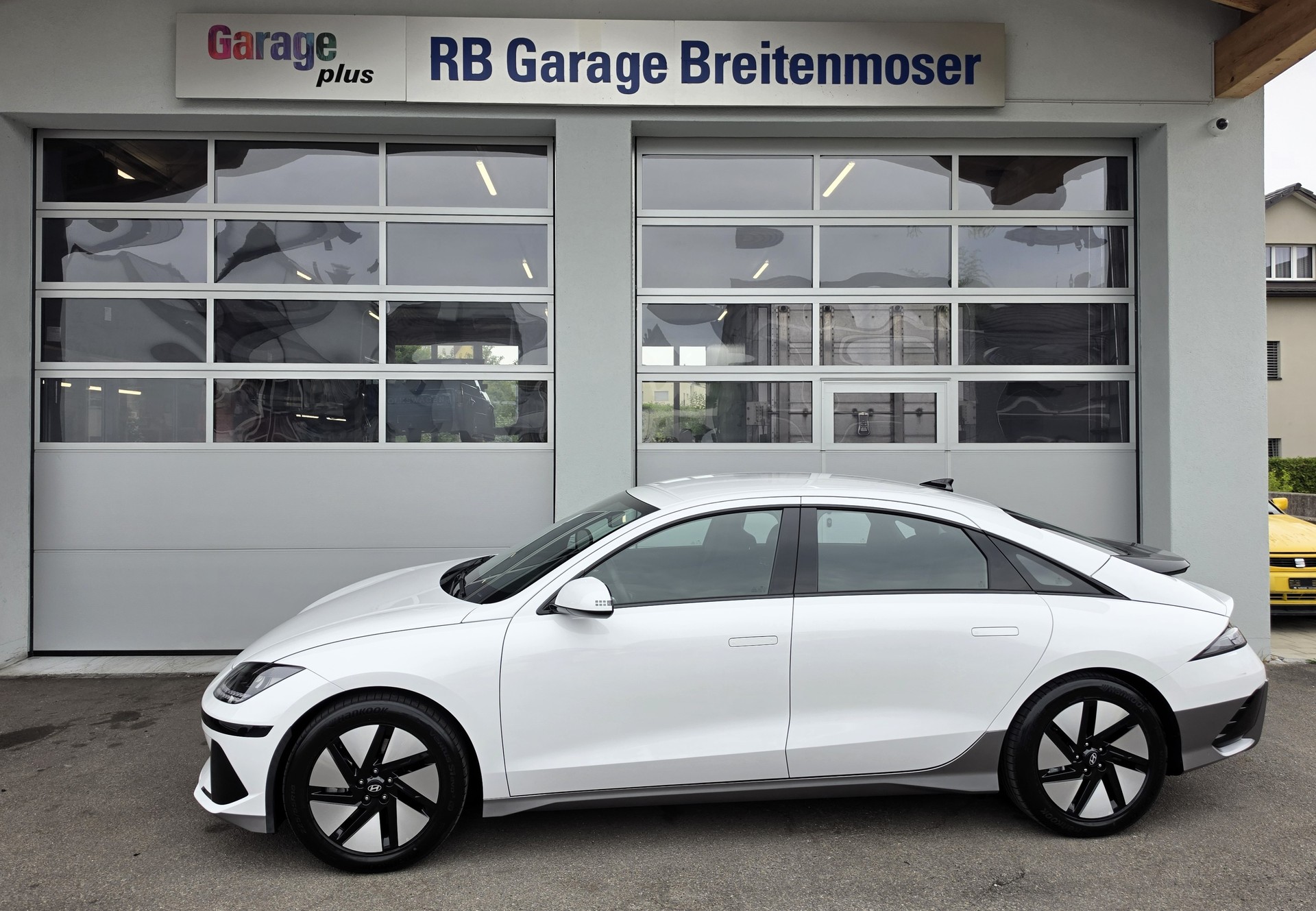 HYUNDAI Ioniq 6 77kWh Launch Edition 2WD