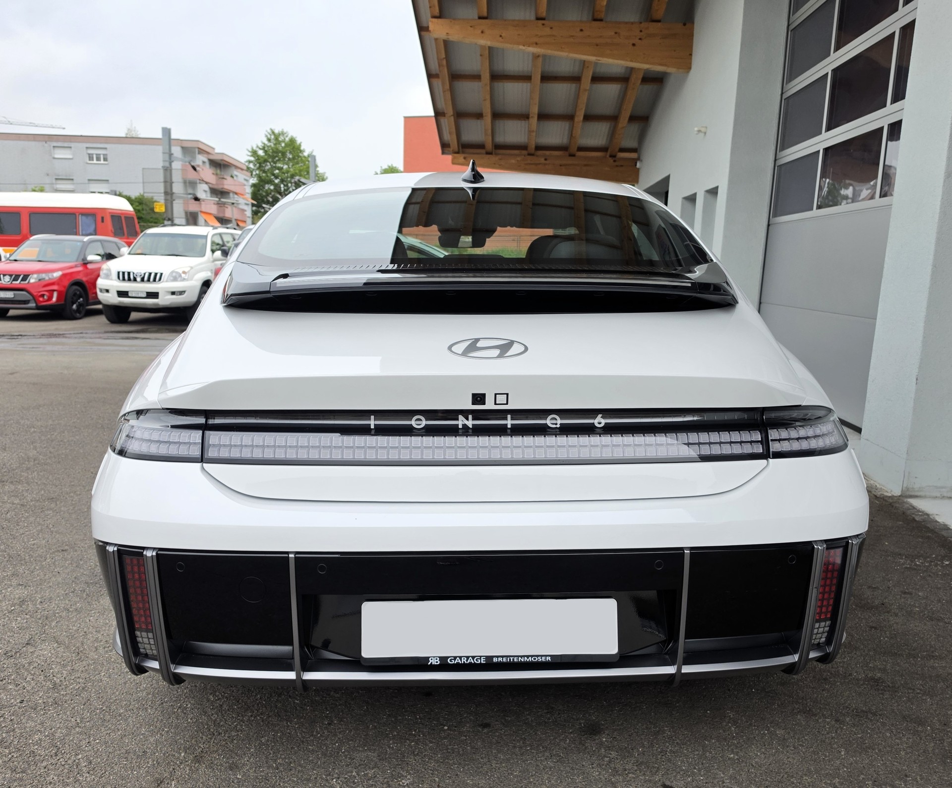 HYUNDAI Ioniq 6 77kWh Launch Edition 2WD-image-4