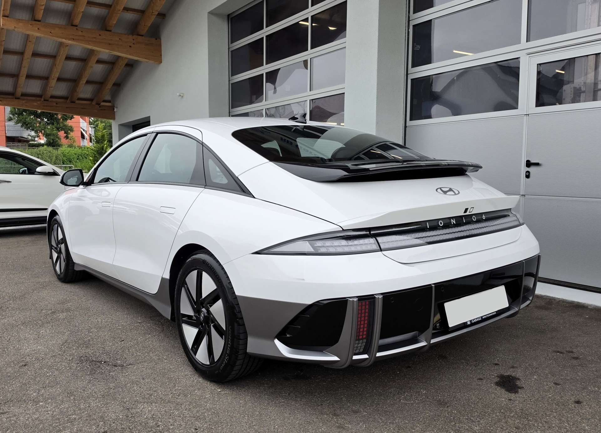 HYUNDAI Ioniq 6 77kWh Launch Edition 2WD-showroom-element-3