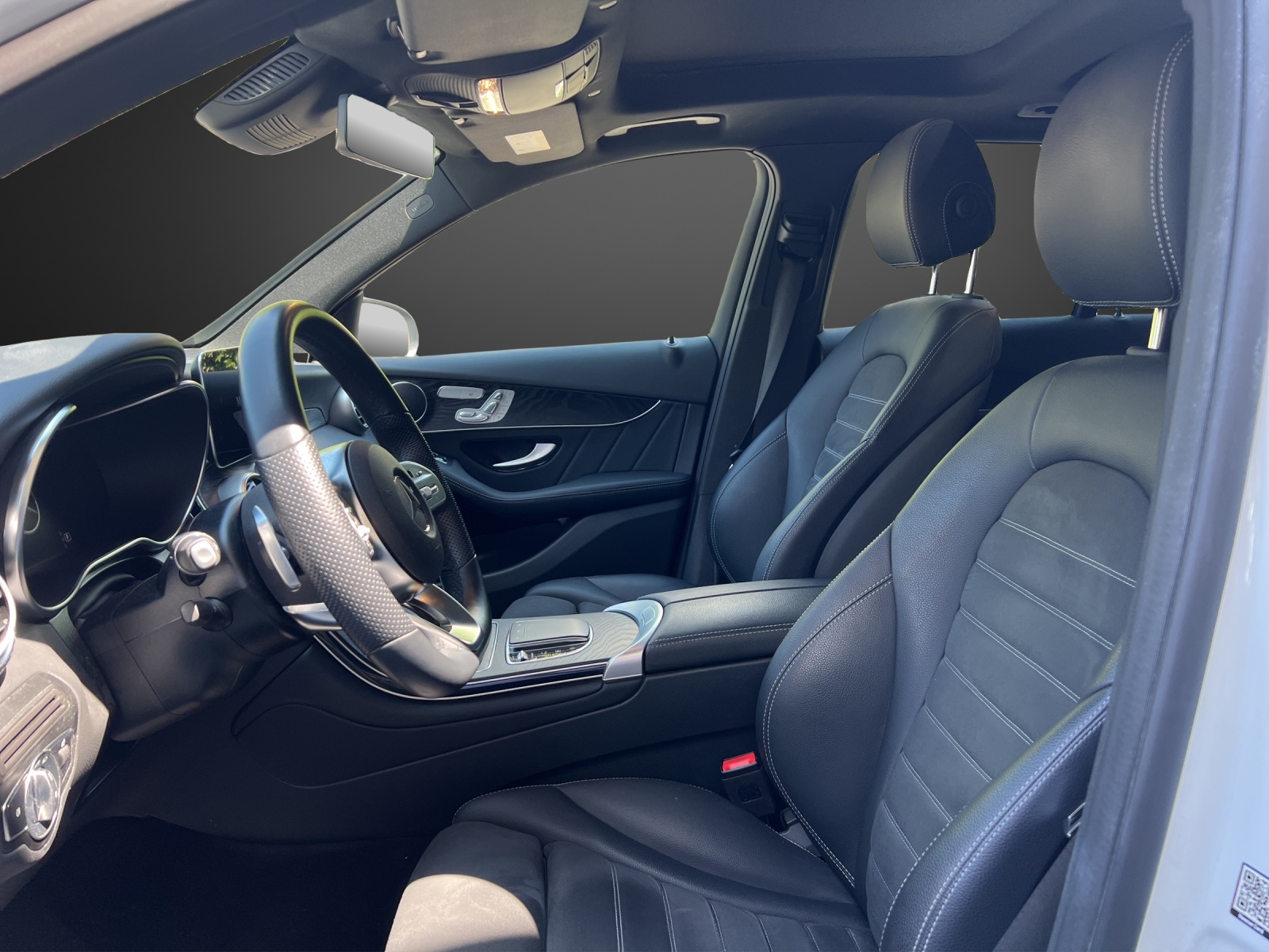 MERCEDES-BENZ GLC 200 AMG Line 4Matic 9G-Tronic-image-10