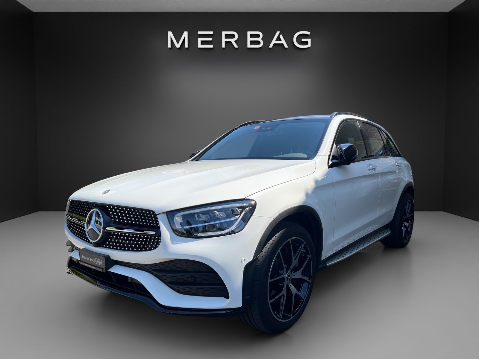 MERCEDES-BENZ GLC 200 AMG Line 4Matic 9G-Tronic-image-2