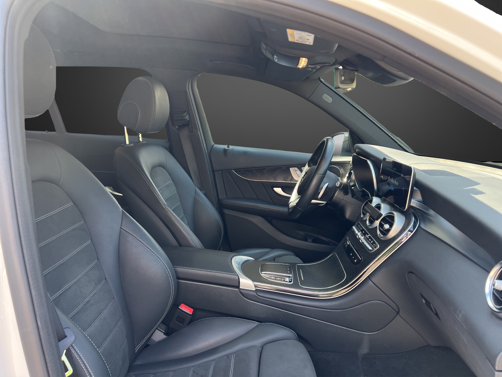 MERCEDES-BENZ GLC 200 AMG Line 4Matic 9G-Tronic-image-12