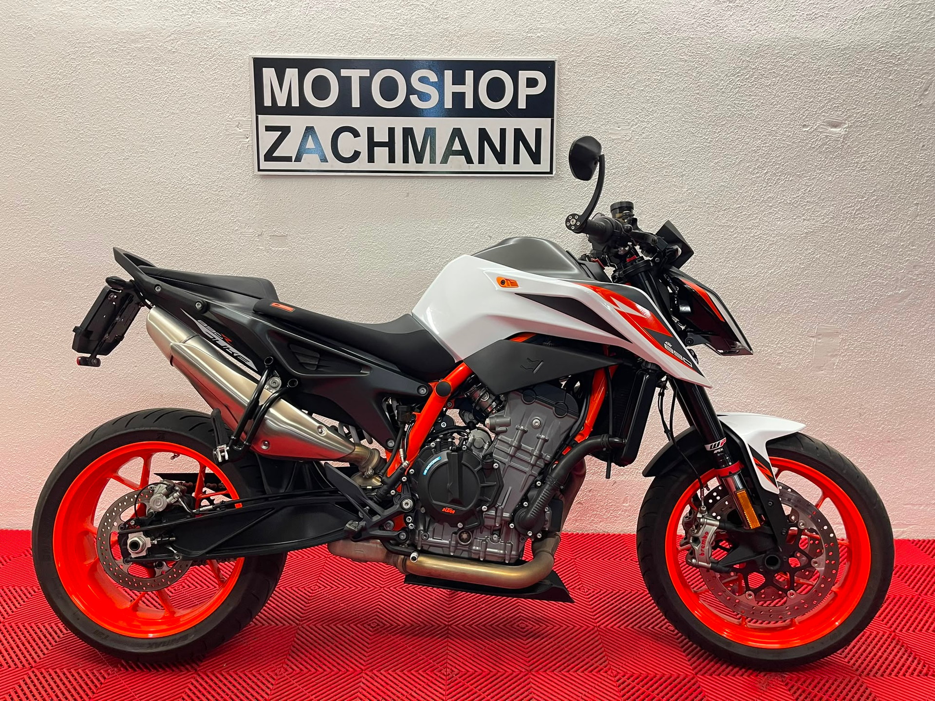 KTM 890 Duke R-image-0