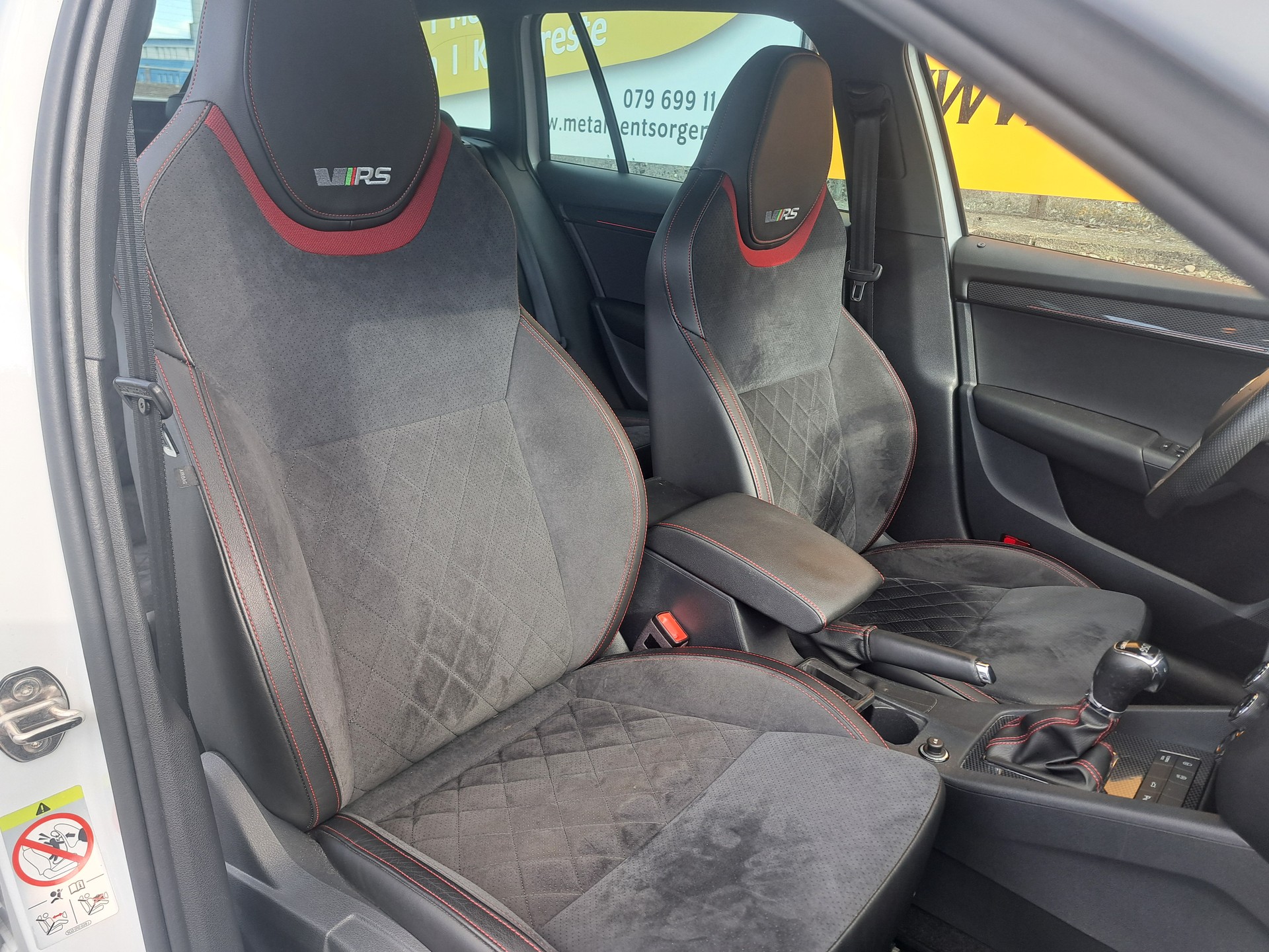 SKODA Octavia Combi 2.0 TDI RS Final Edition 4x4 DSG-image-4