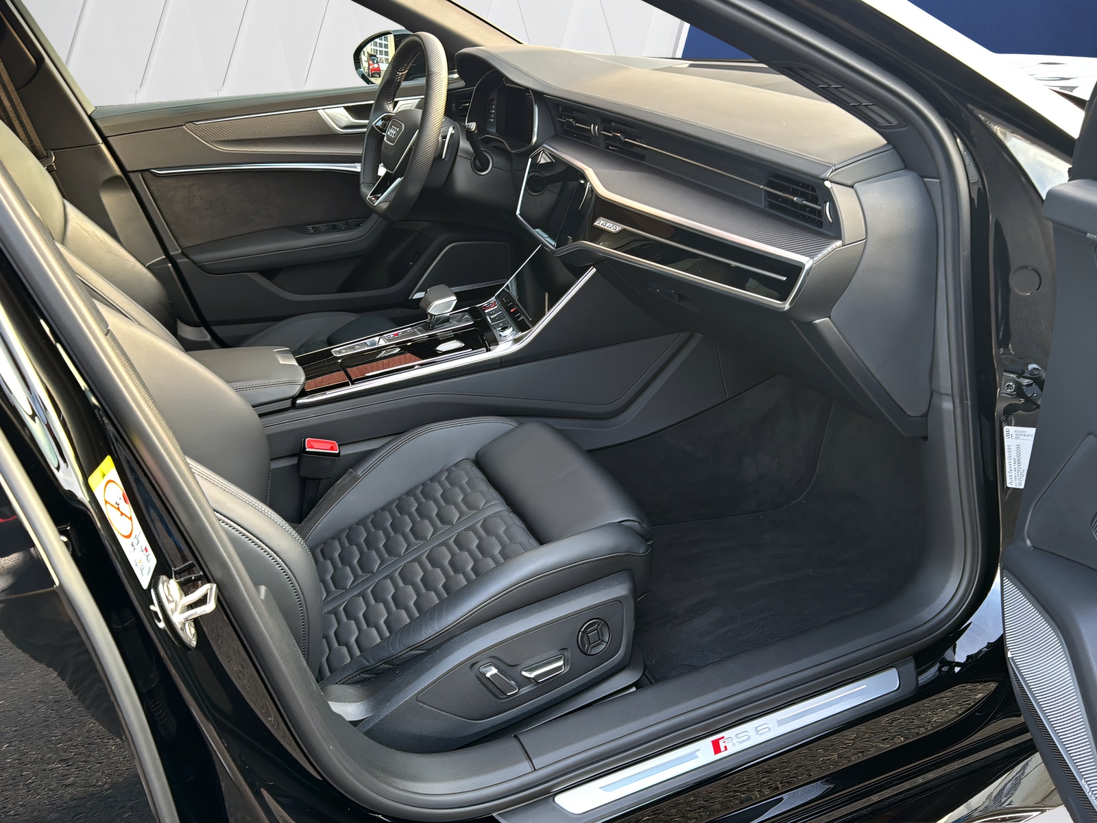 AUDI RS6 Avant 4.0 TFSI V8 quattro-image-10
