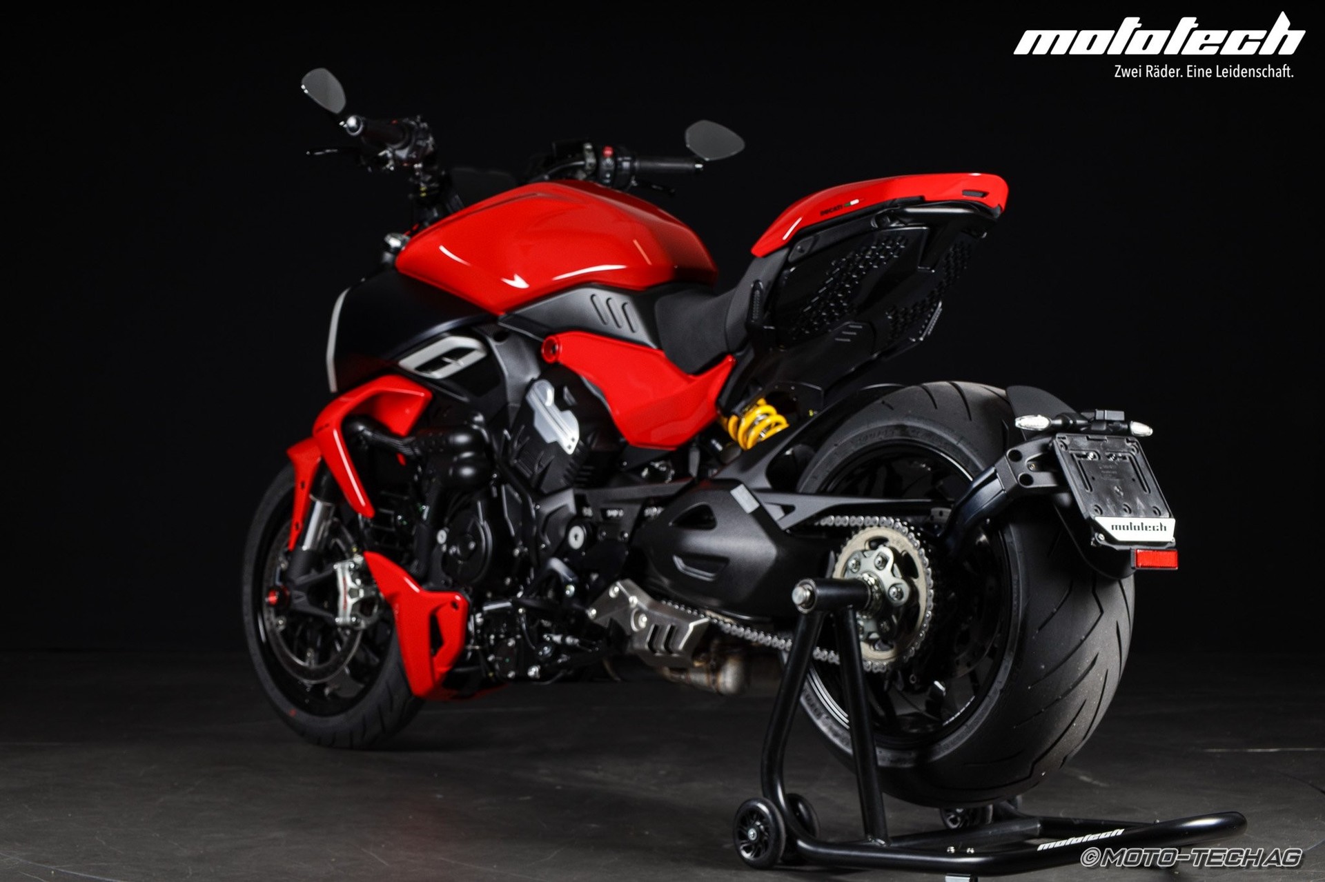 DUCATI Diavel V4-image-3