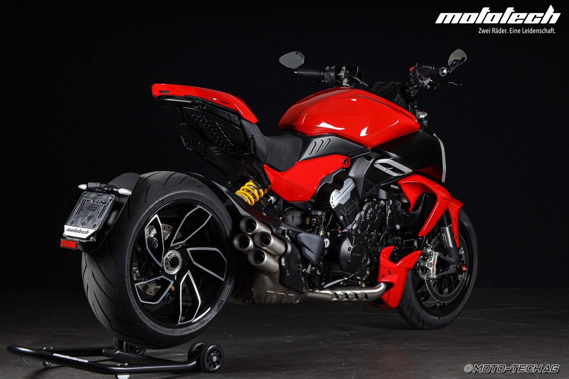 DUCATI Diavel V4-image-2