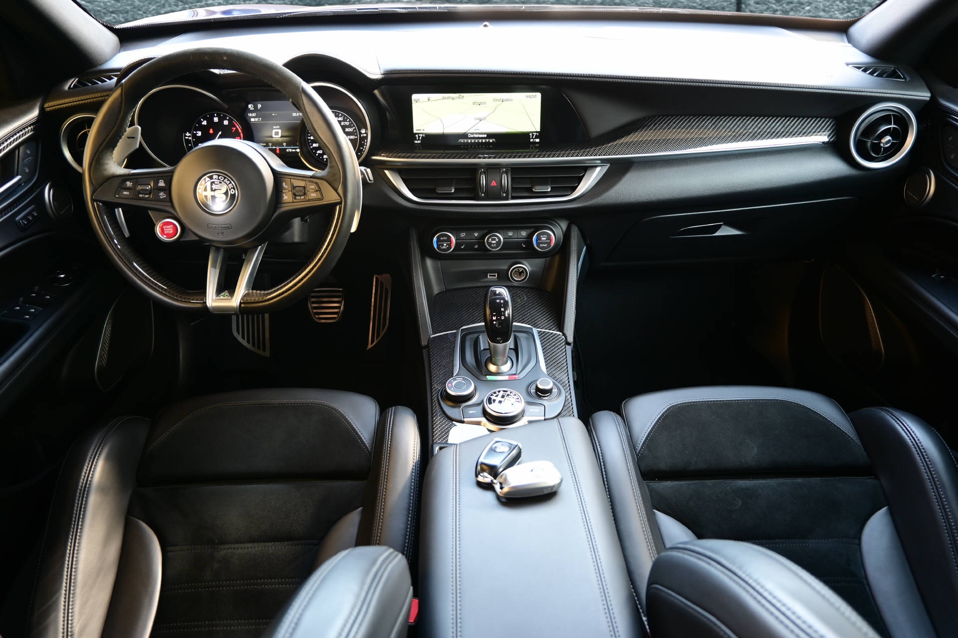 ALFA ROMEO Stelvio 2.9 V6 Biturbo Q4 Quadrifoglio *Montecarlo Blau*-image-8