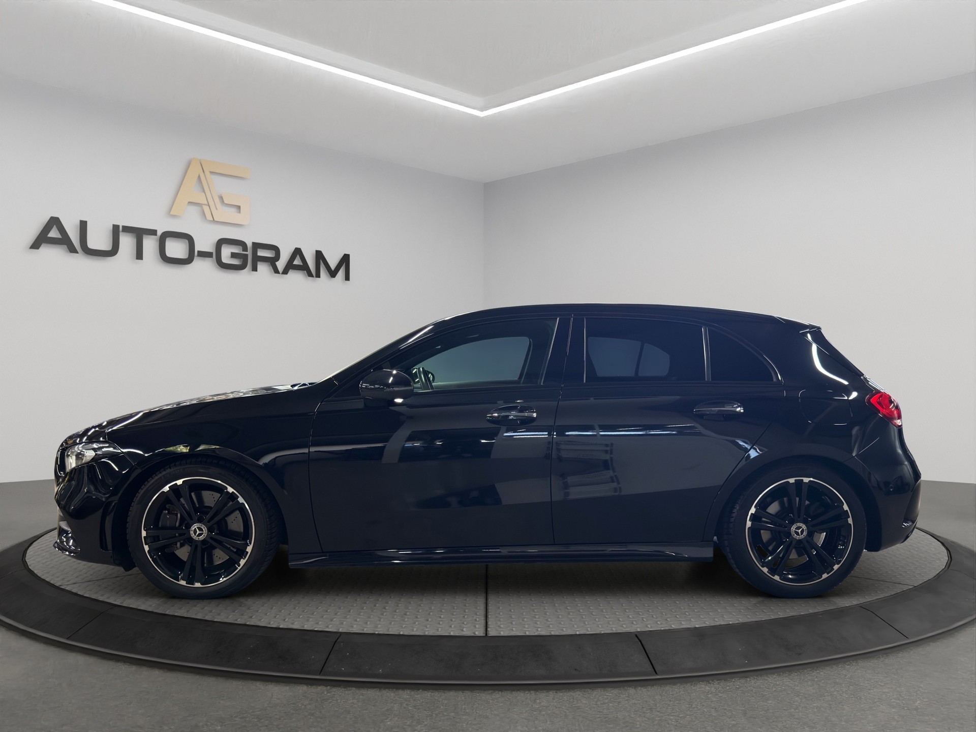 MERCEDES-BENZ A 250 4Matic Style 7G-DCT-showroom-element-1