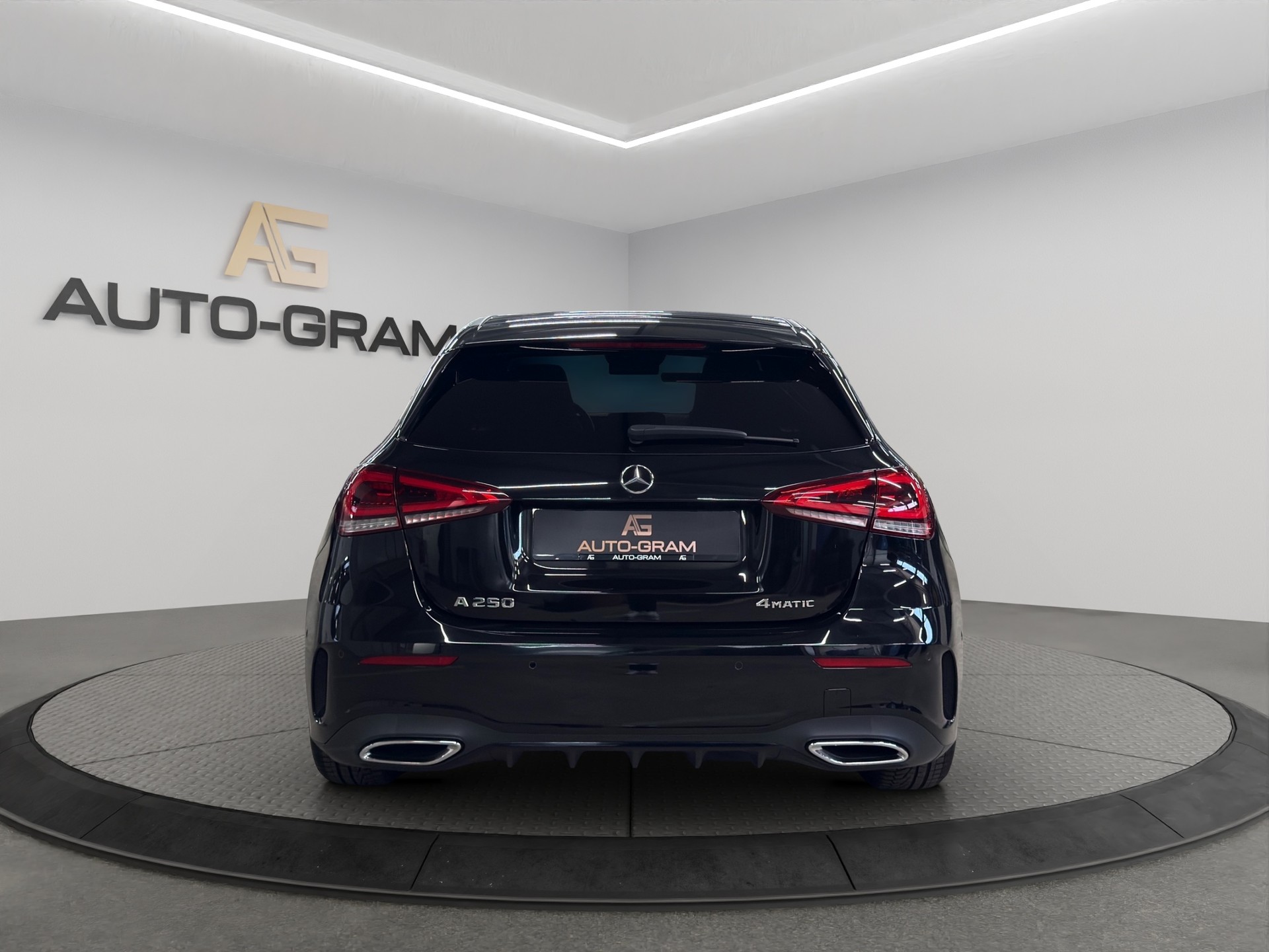 MERCEDES-BENZ A 250 4Matic Style 7G-DCT-showroom-element-3
