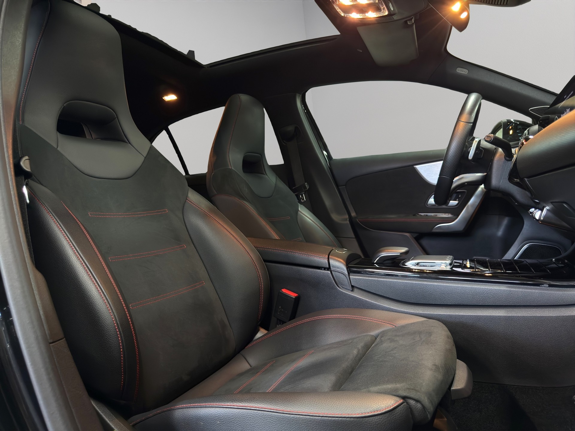 MERCEDES-BENZ A 250 4Matic Style 7G-DCT-image-13