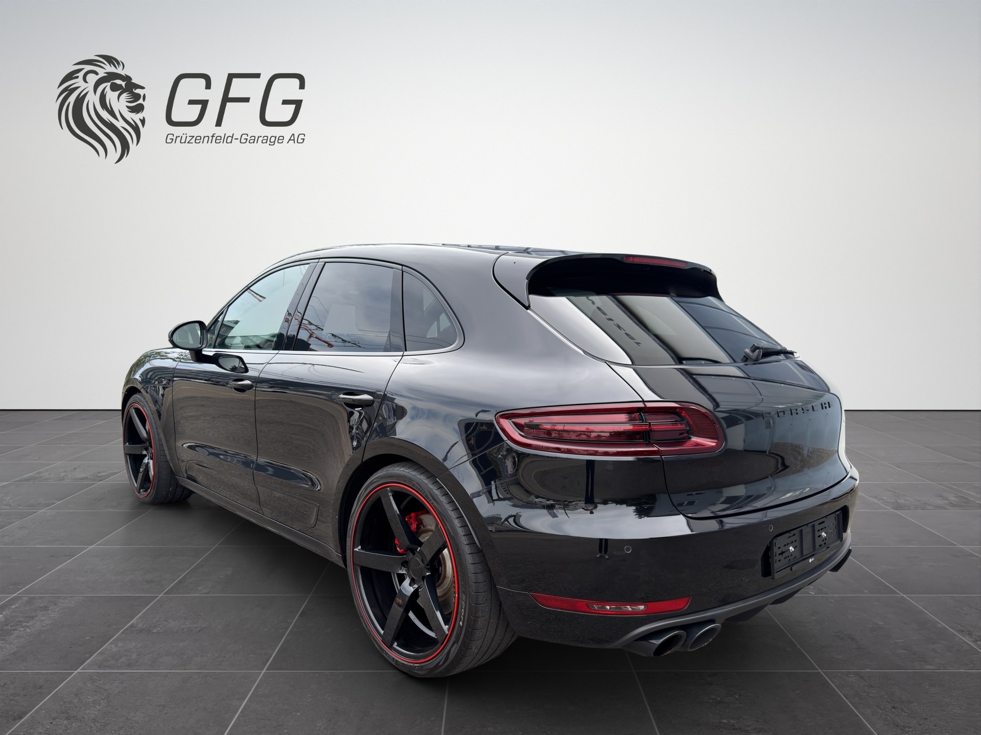 PORSCHE Macan 3.6 V6 Turbo-showroom-element-3
