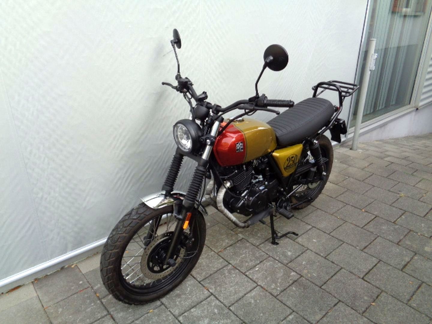 BRIXTON Cromwell 250-showroom-element-1