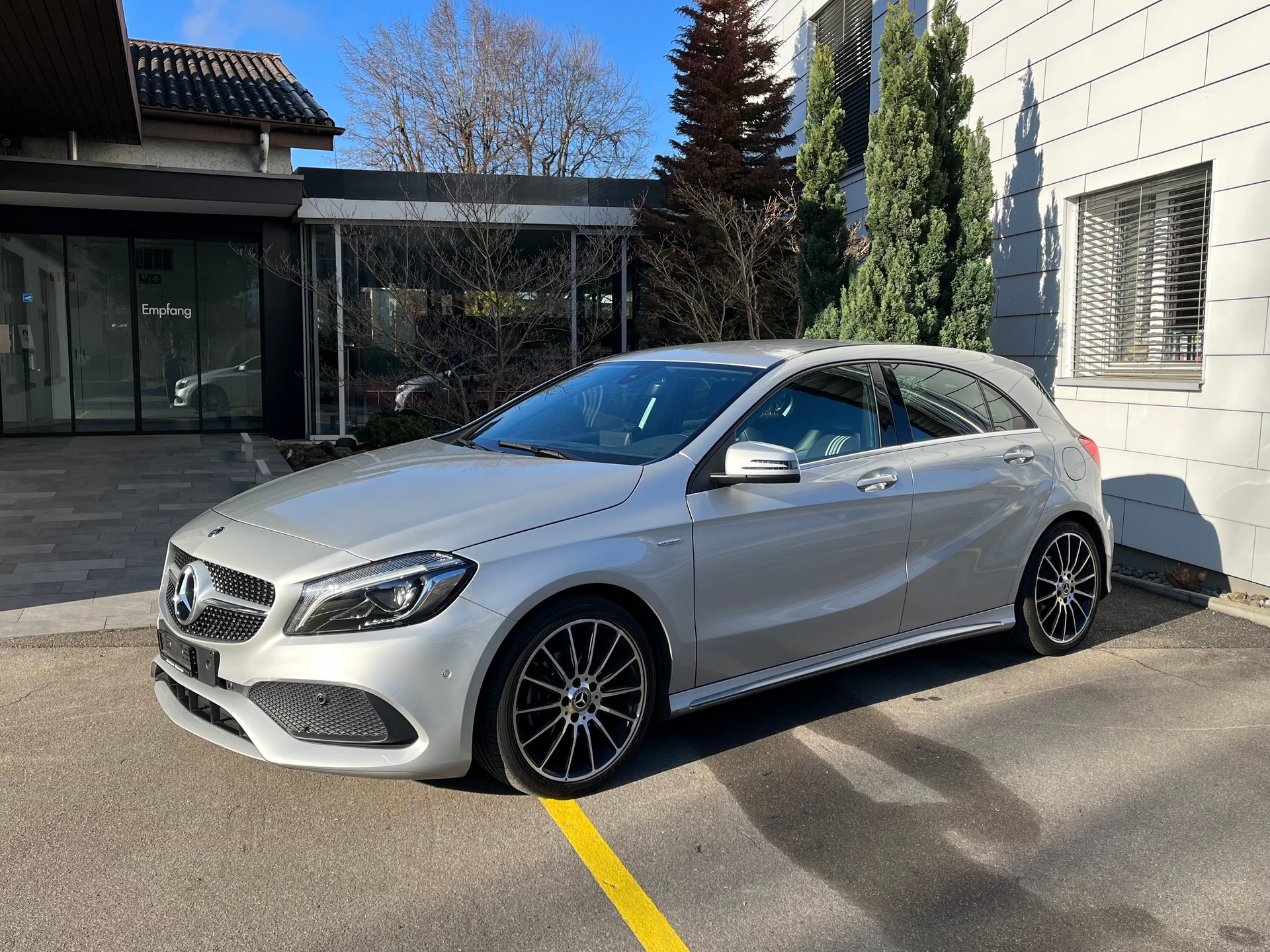 MERCEDES-BENZ A 180 CDI AMG Line 7G-DCT *Top-Zustand*Automat*Servicegepflegt*