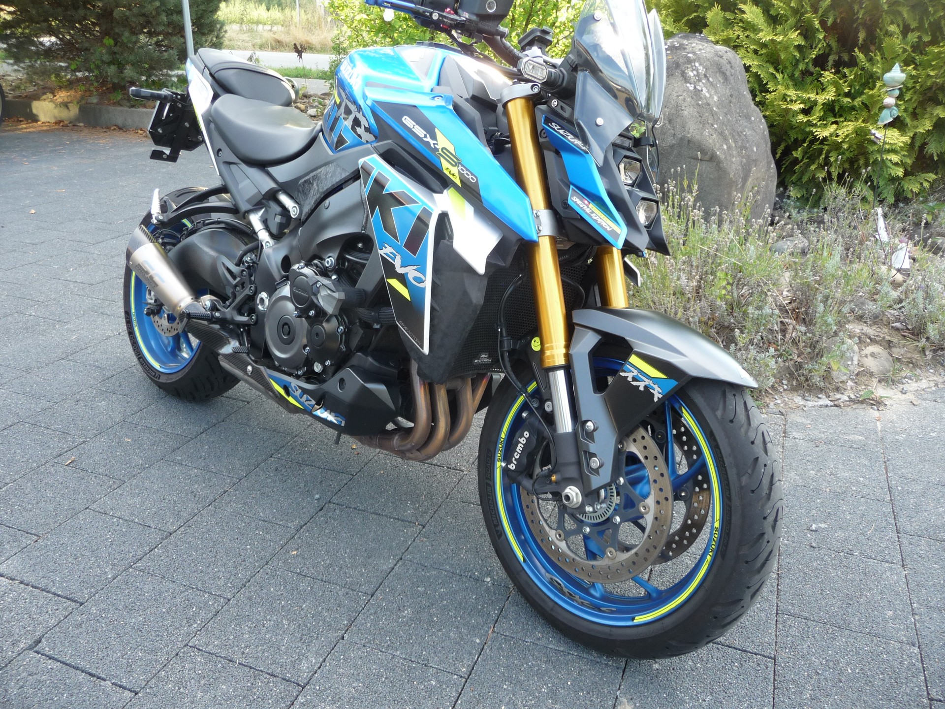 SUZUKI GSX-S 1000 EVO-image-1