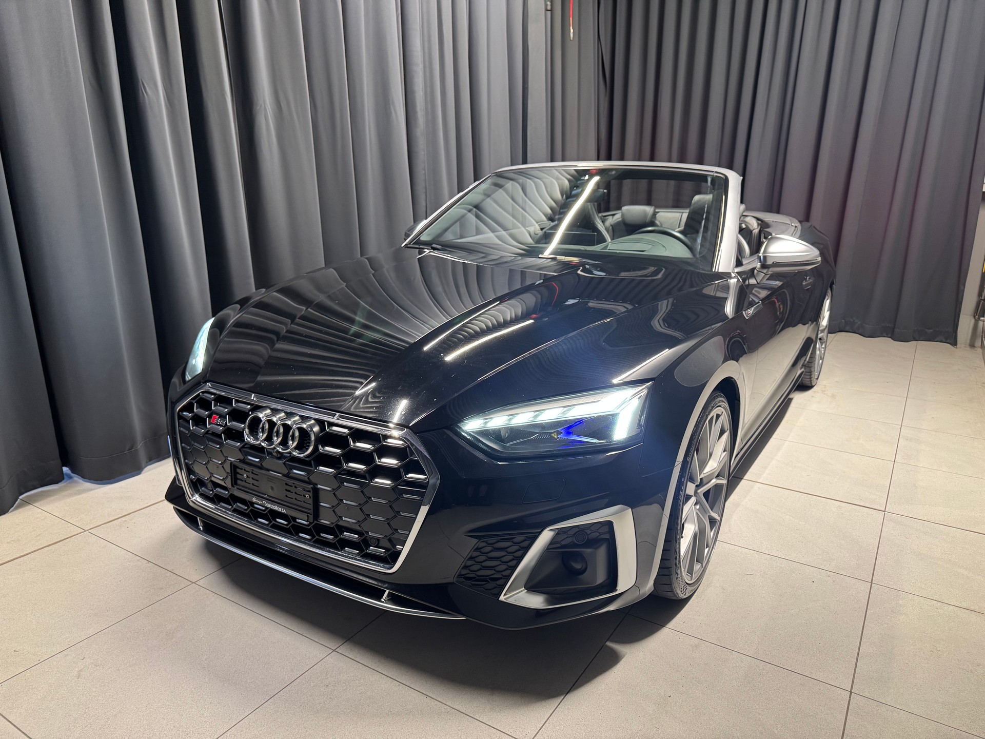 AUDI S5 Cabriolet 3.0 TFSI quattro tiptronic(29)(M)-showroom-element-3