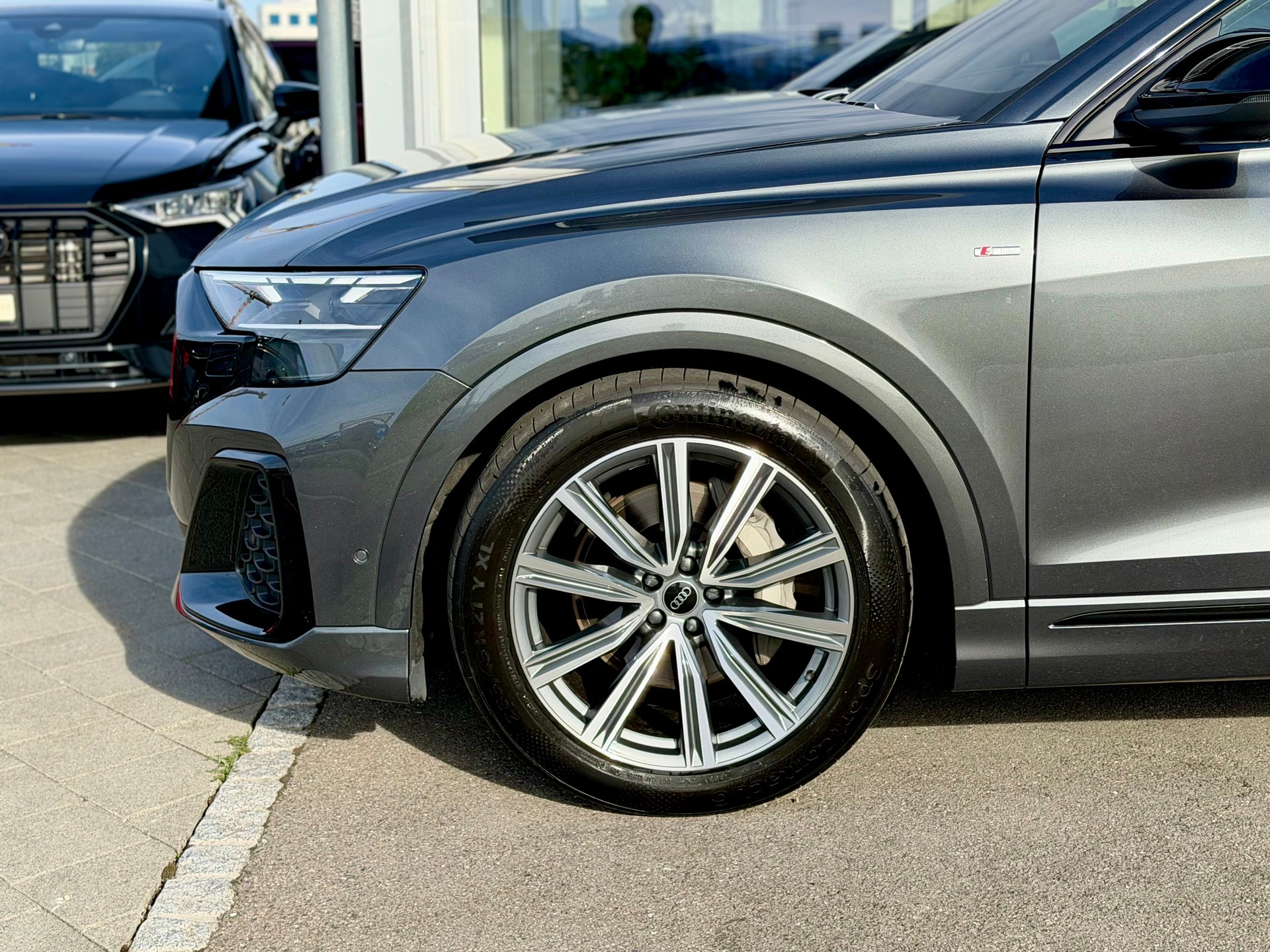 AUDI Q8 SUV 50TDI quattro 210 kW tiptronic *CH Auto - Gratis Service 10 Jahre*-image-7