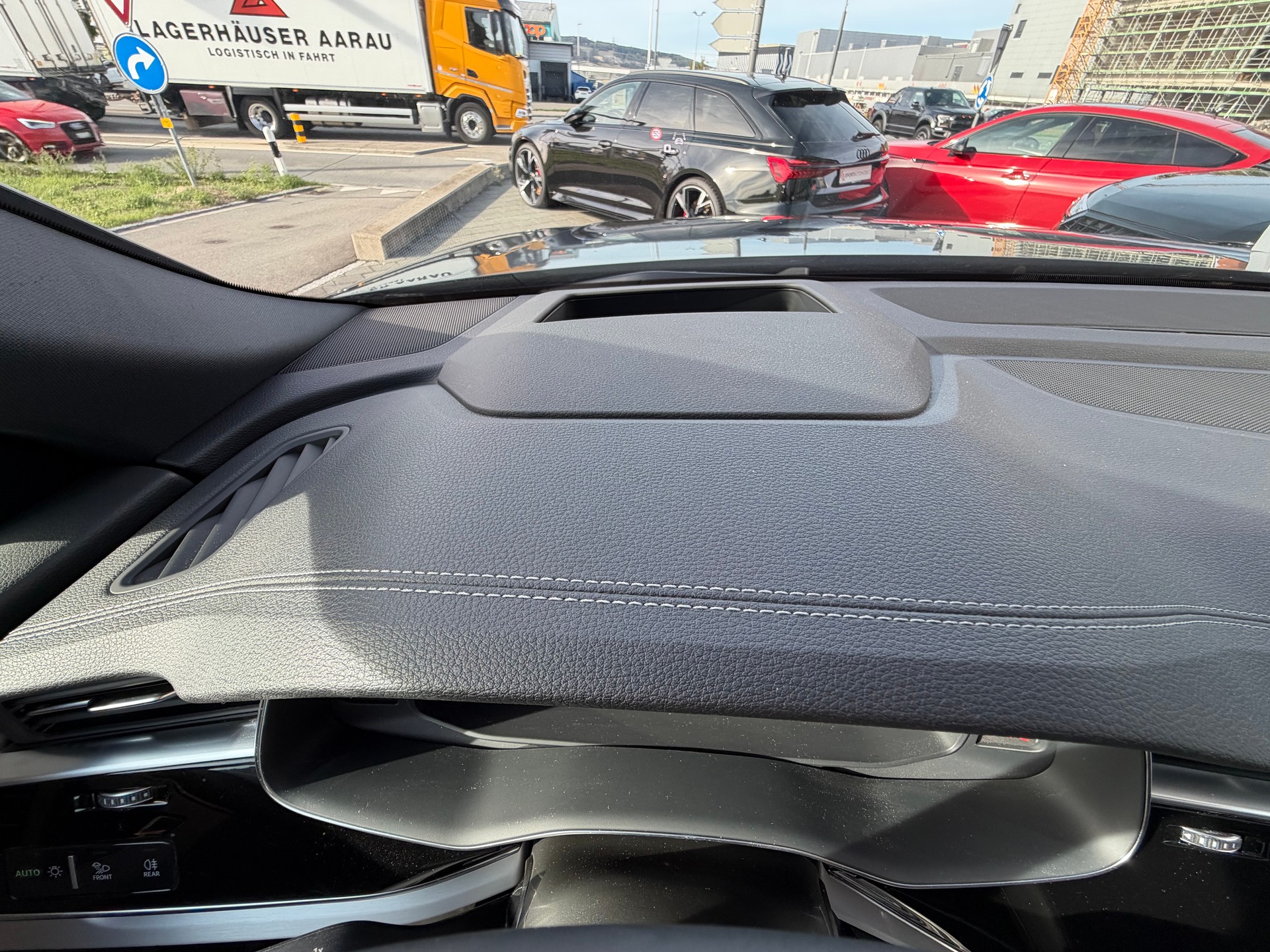 AUDI Q8 SUV 50TDI quattro 210 kW tiptronic *CH Auto - Gratis Service 10 Jahre*-image-18
