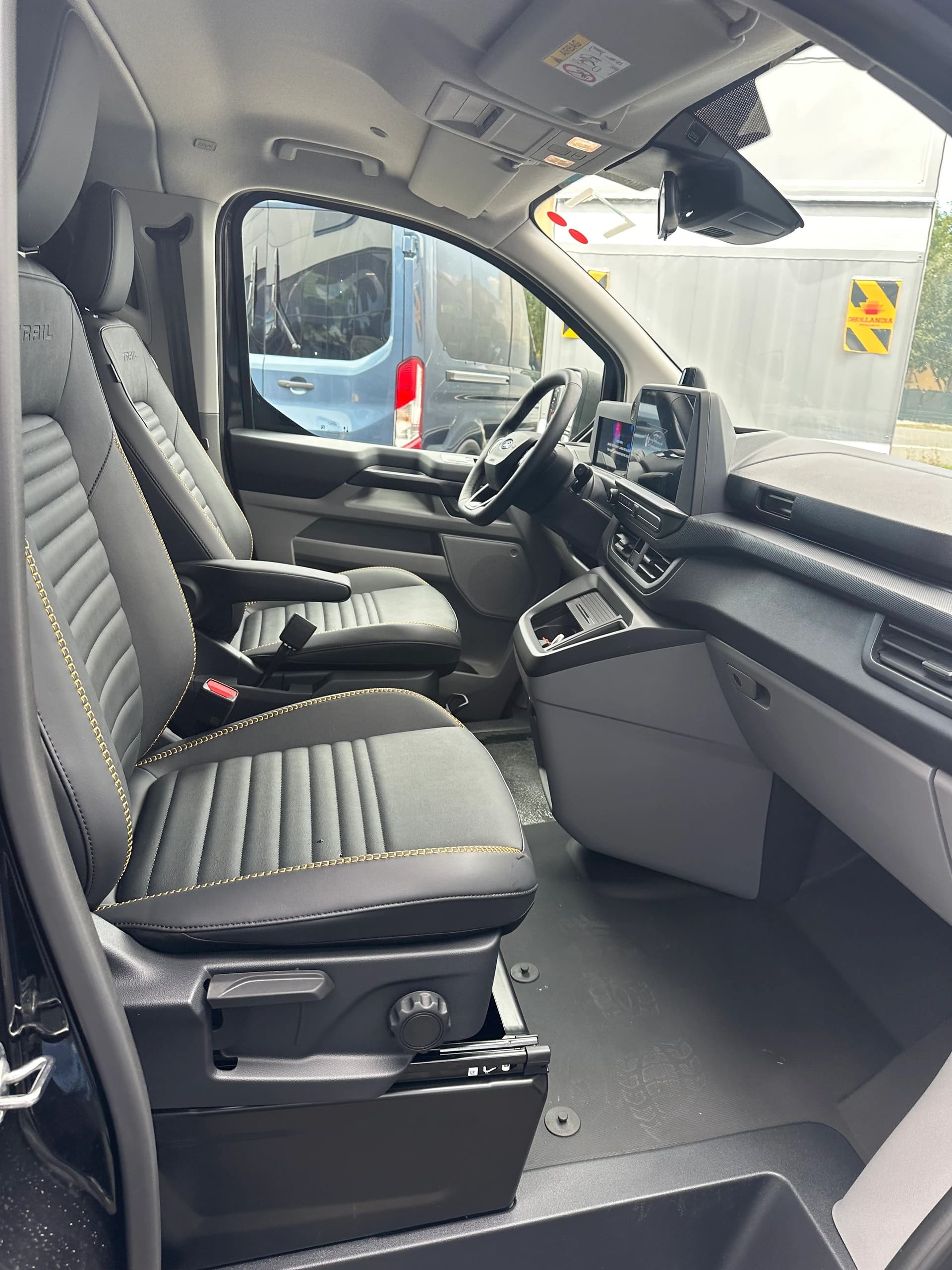 FORD Transit C combi 320 L1 2.0 Eco Trail 170CV 4x4 Aut.-image-13
