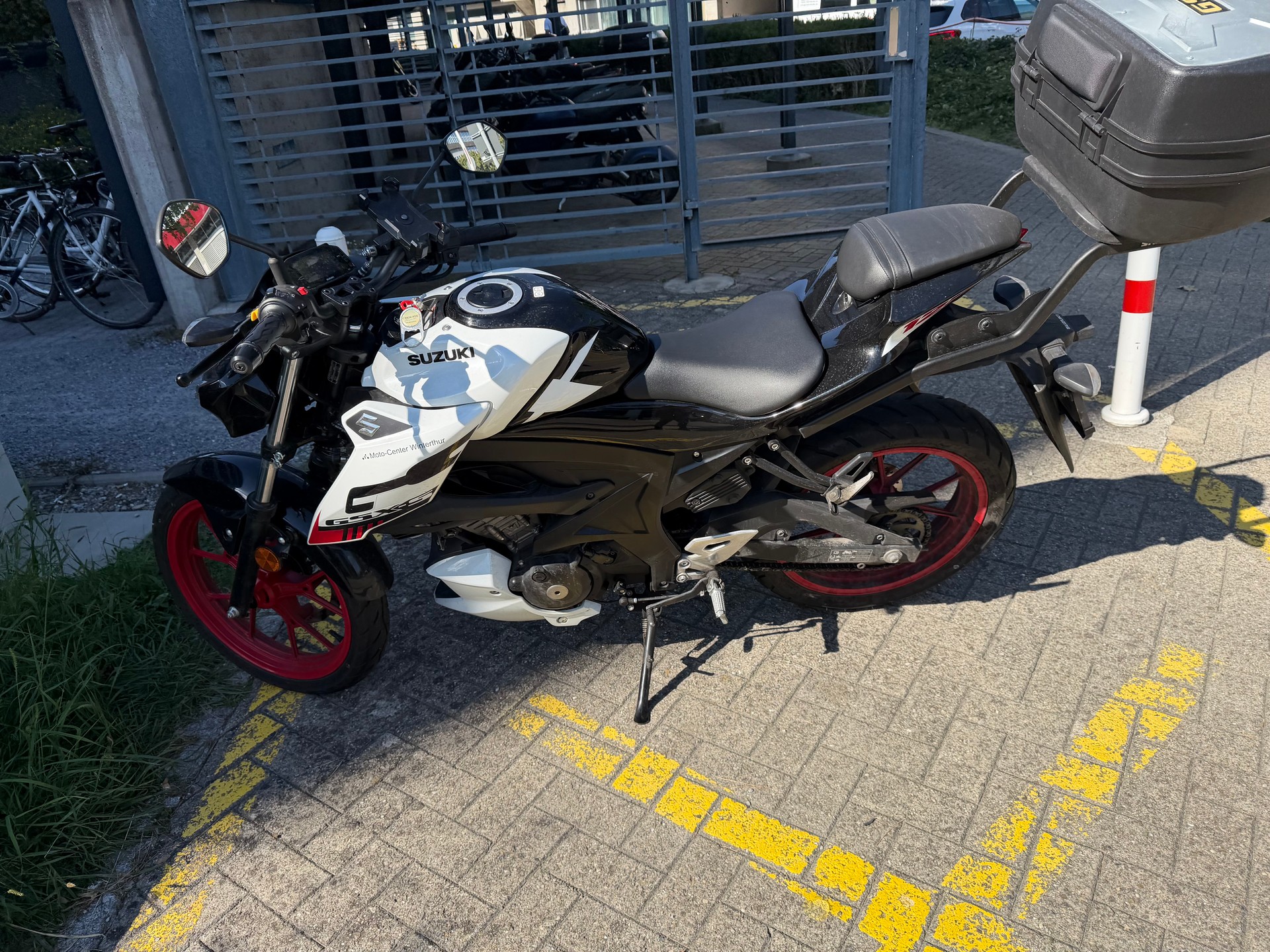 SUZUKI GSX-S 125-image-1