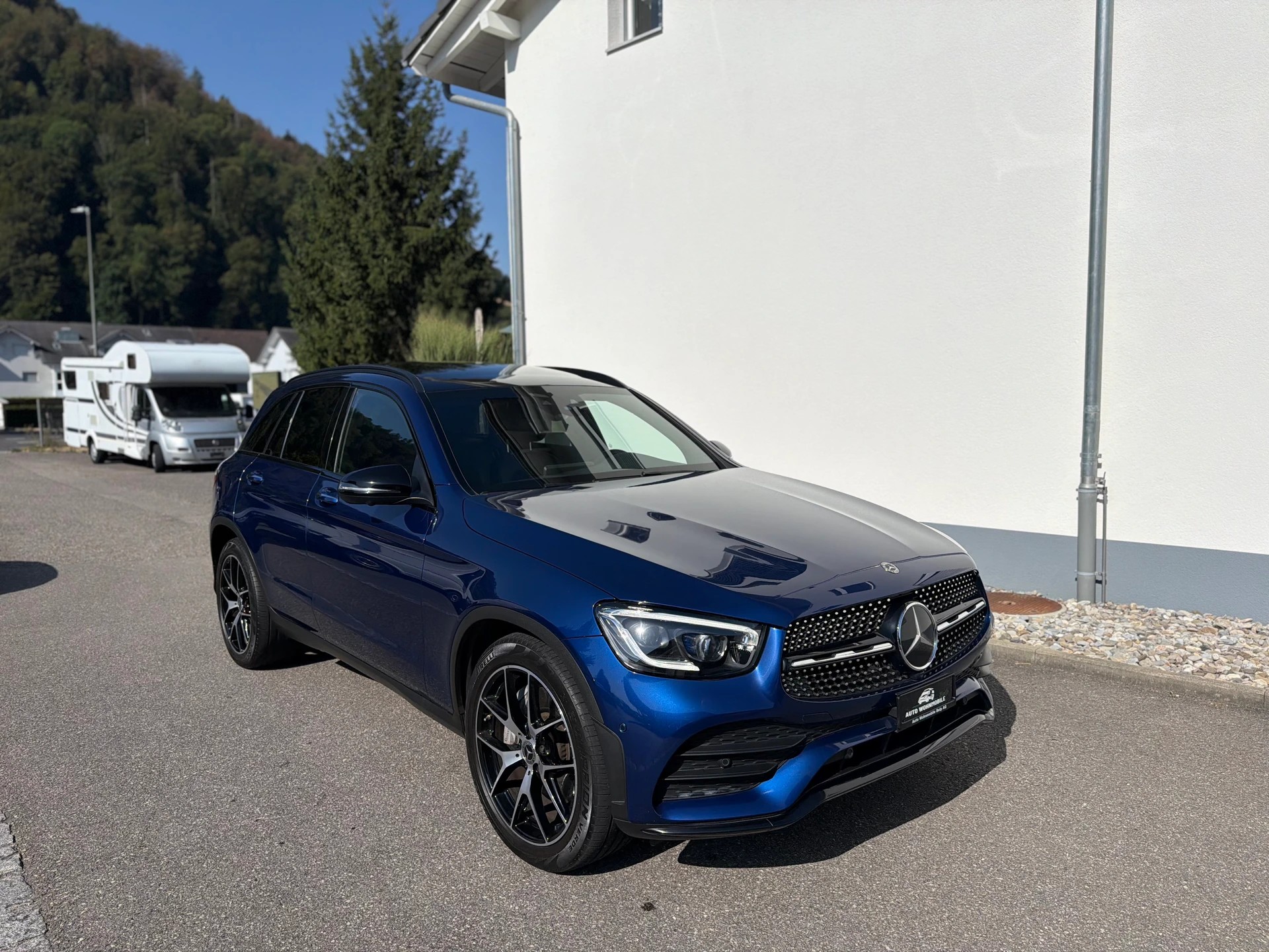 MERCEDES-BENZ GLC 300 d AMG Line 4Matic 9G-Tronic-showroom-element-2
