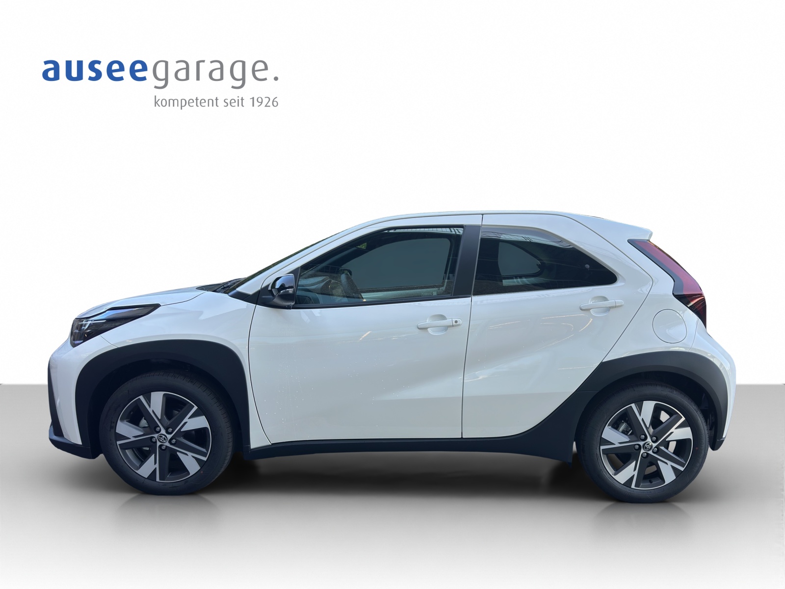 TOYOTA Aygo X 1.5 VVT-i HSD Comfort-showroom-element-1