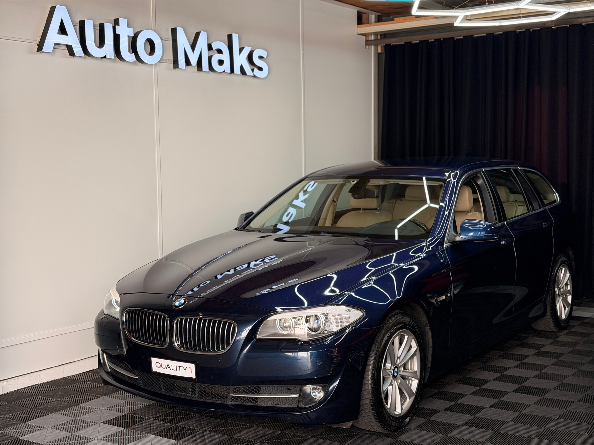 BMW 528i xDrive Touring Steptronic