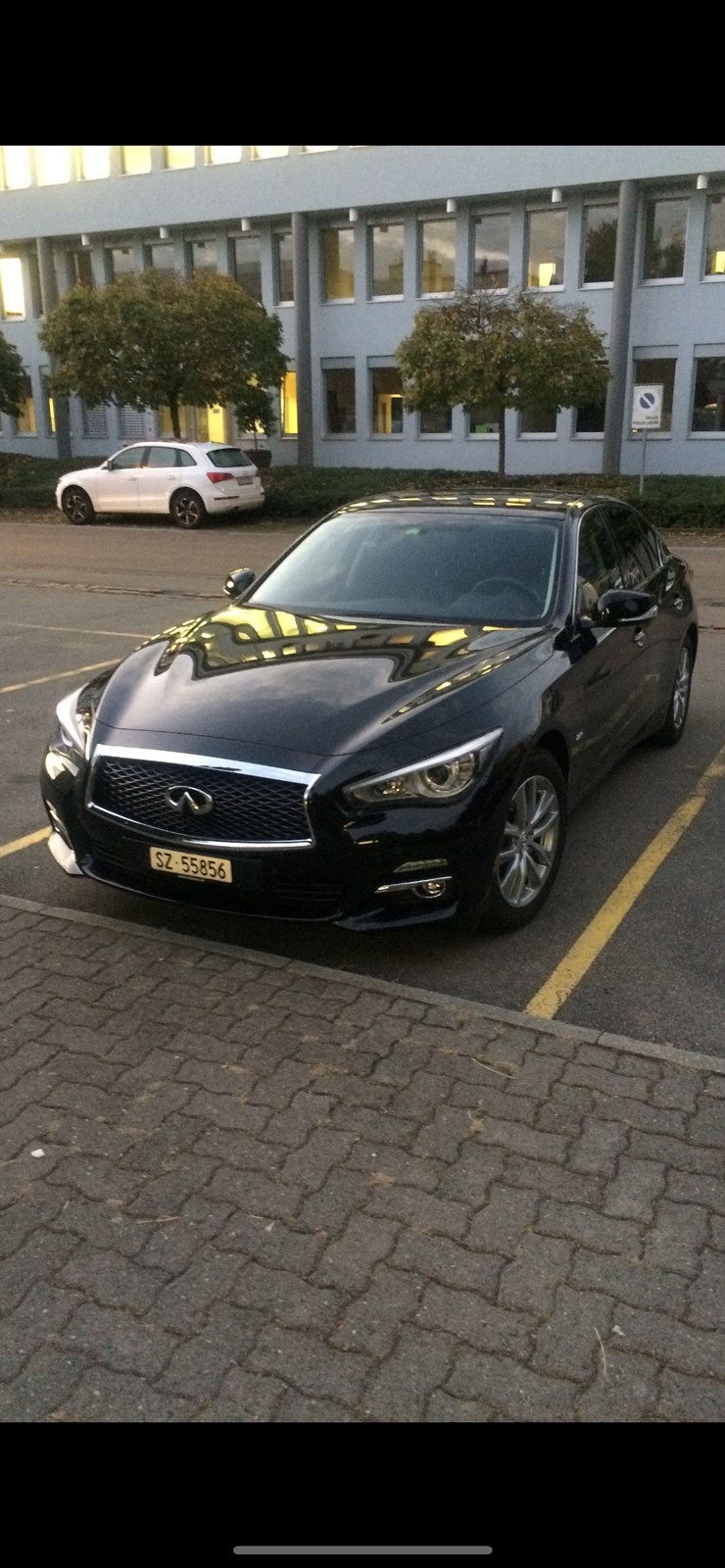 INFINITI Q50 2.2d Premium Automatic-image-2