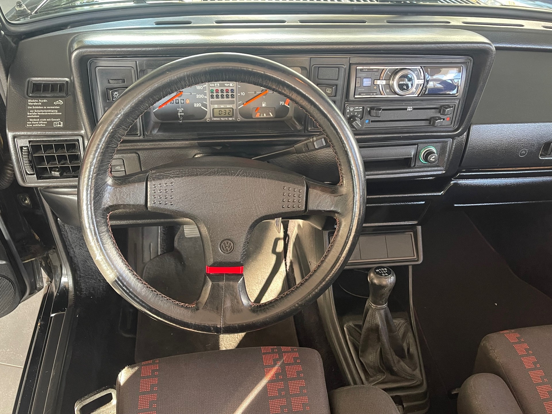 VW Golf Cabriolet 1800 Sport-Line OLDTIMER EINTRAG-image-15