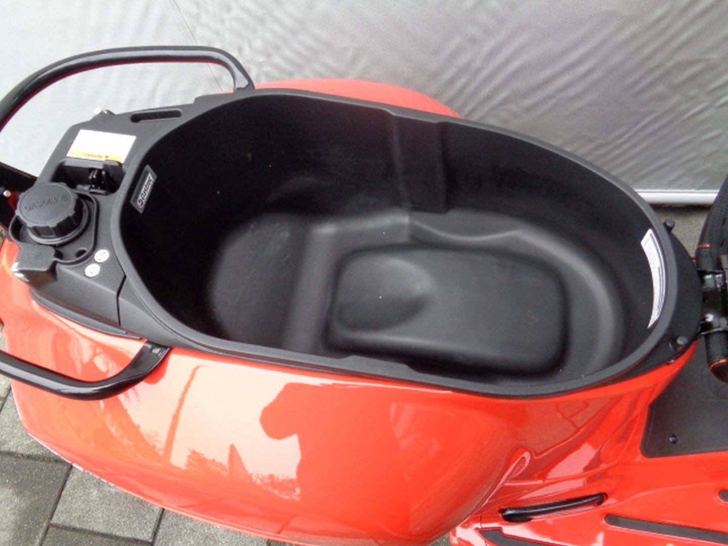 PIAGGIO VESPA GTS SUPER SPORT 125 RST-image-7