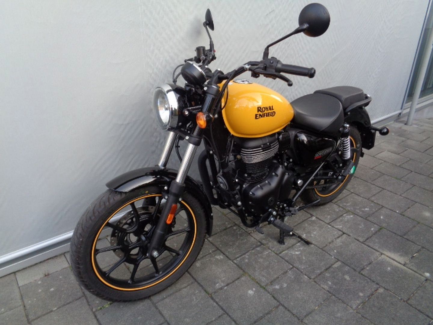 ROYAL ENFIELD METEOR FIREBALL 350 E5-image-1