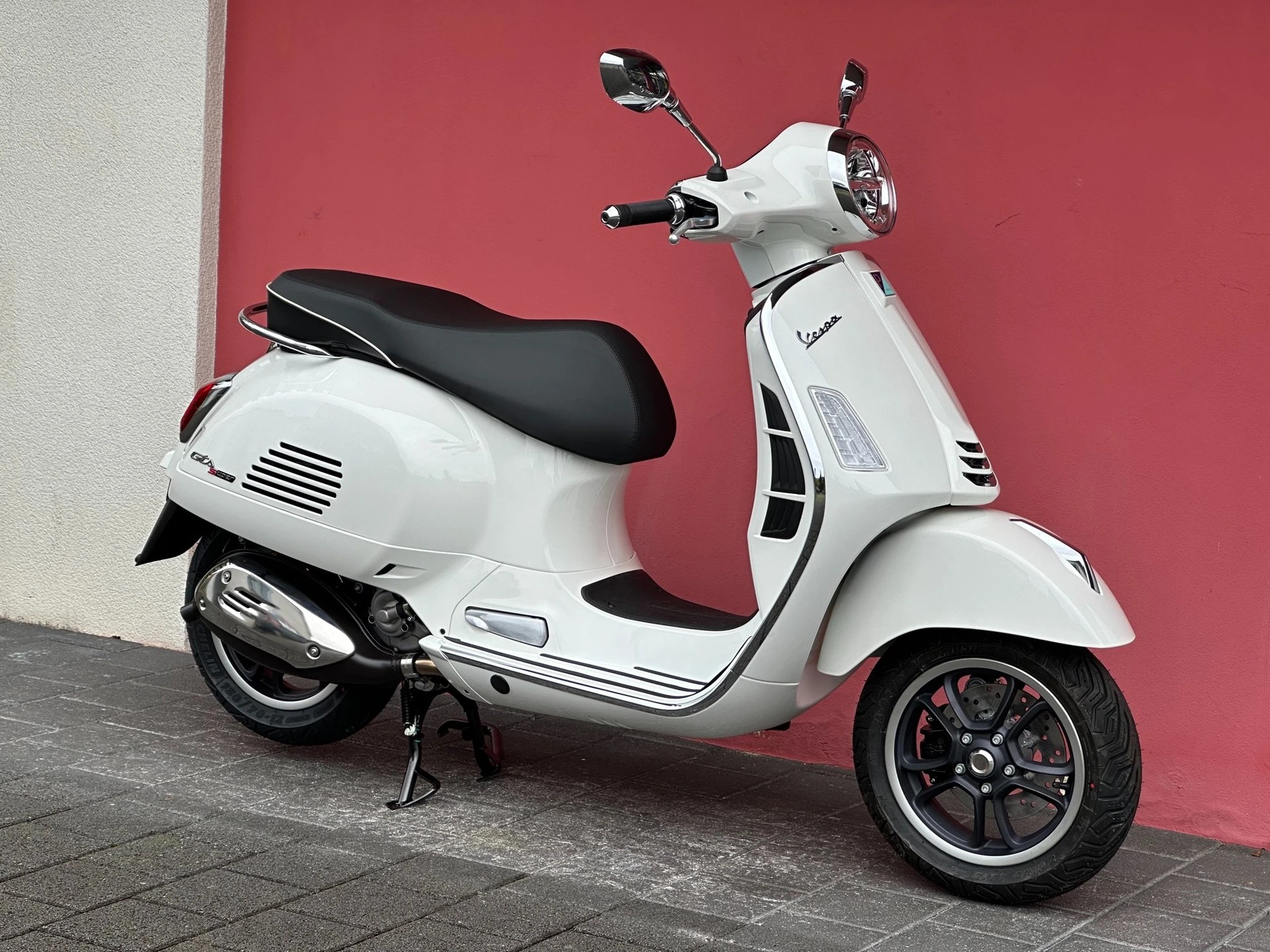 PIAGGIO Vespa GTS 125 Super RST Euro 5+-image-9