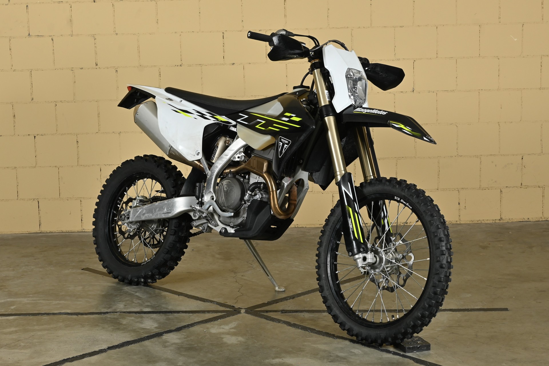TRIUMPH TF 250 E-image-1