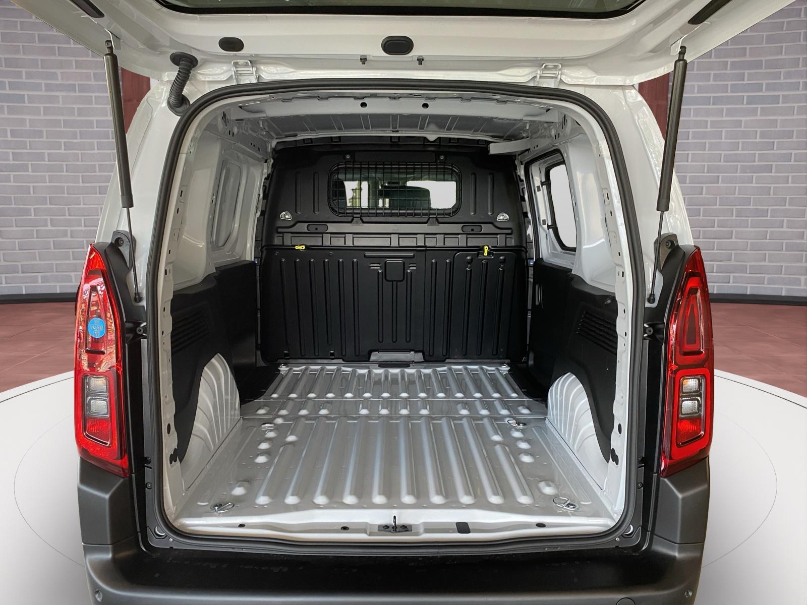 TOYOTA PROACE CITY Van L1 1.2 Active-image-10