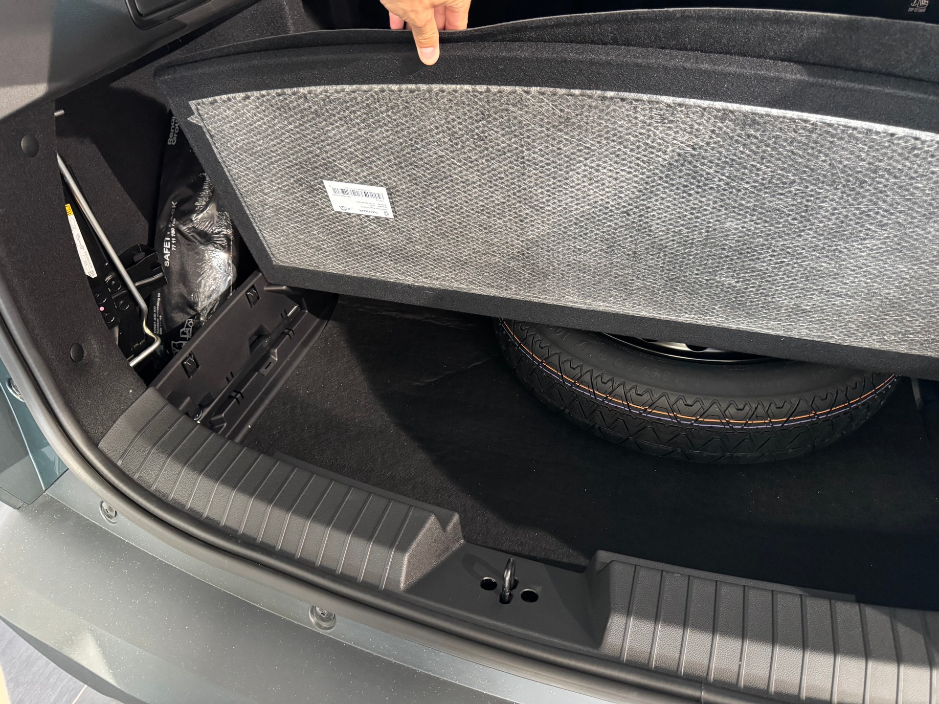 DACIA BIGSTER journey hybrid 155-image-25