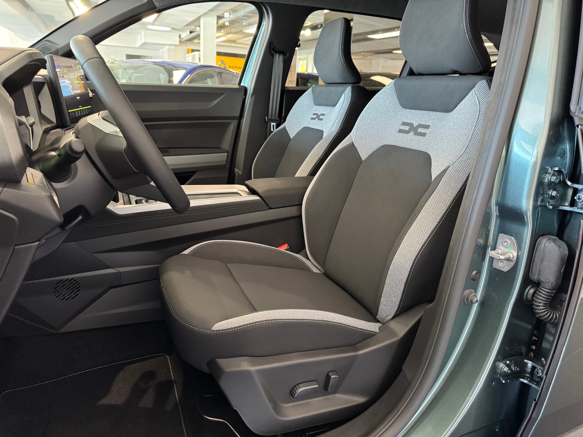 DACIA BIGSTER journey hybrid 155-image-14