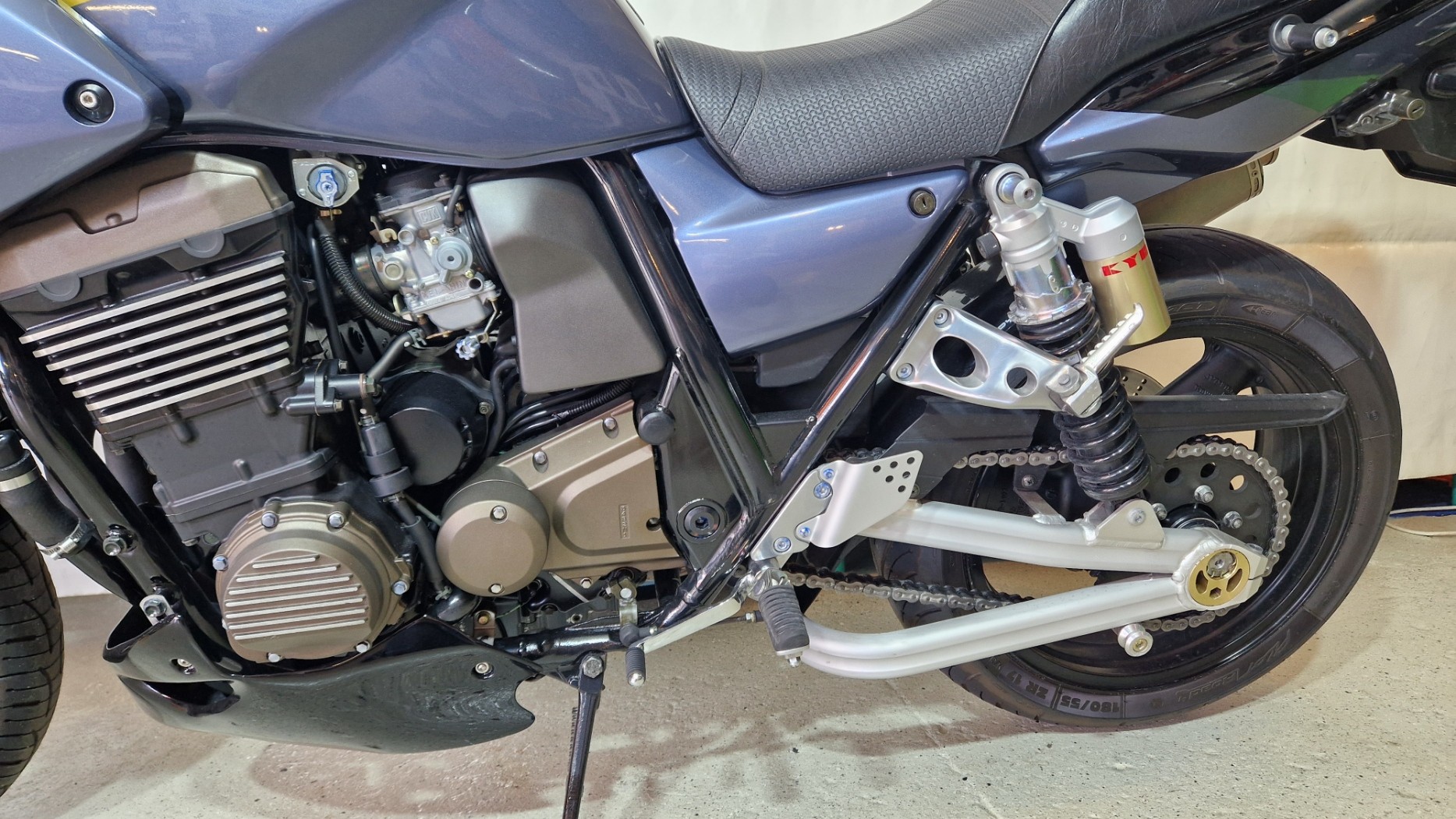 KAWASAKI ZRX 1200 S-image-4