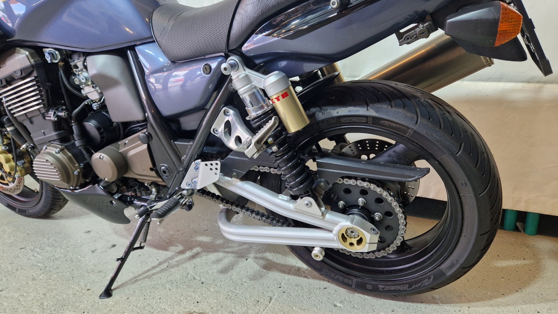 KAWASAKI ZRX 1200 S-image-5