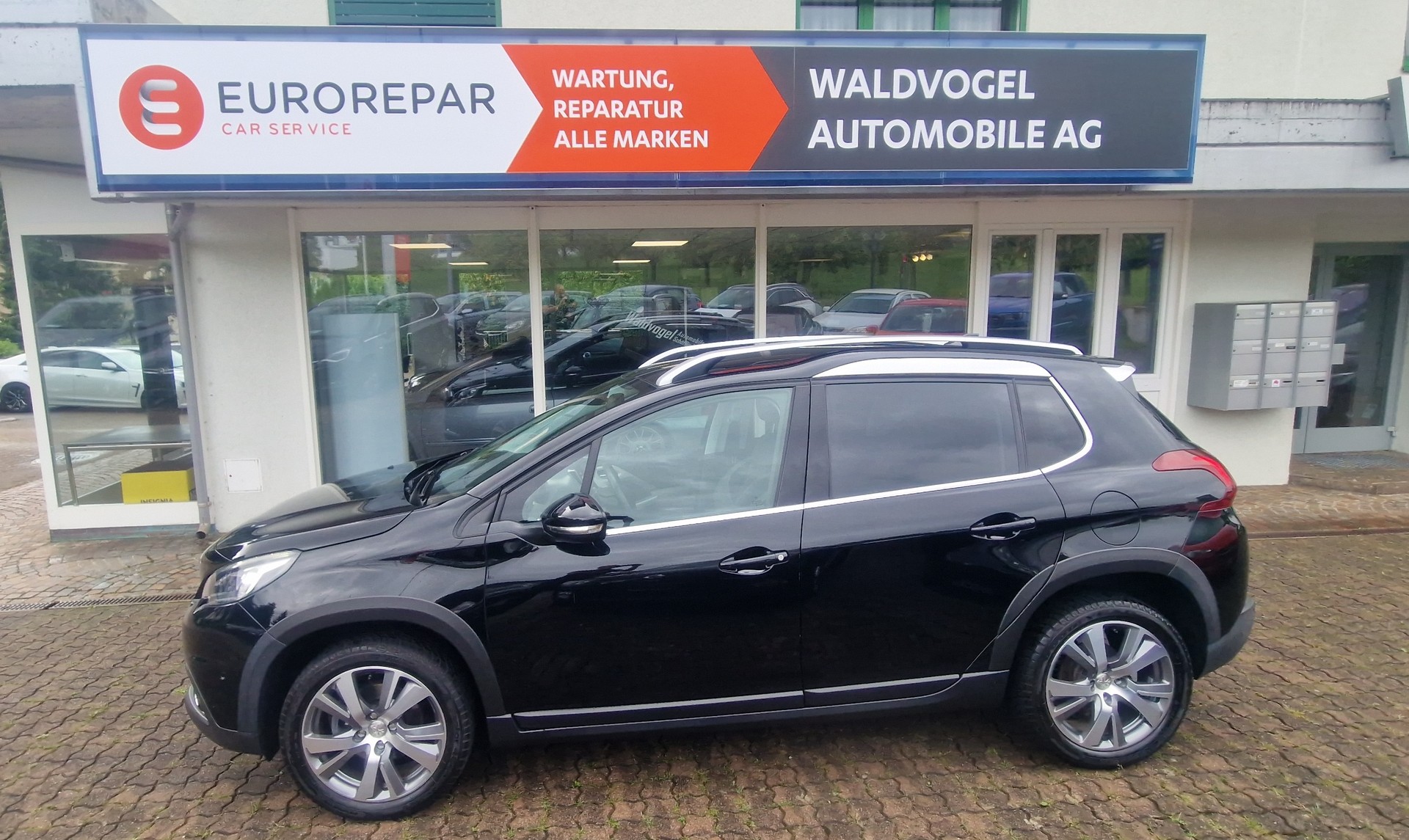 PEUGEOT 2008 1.2 PureTech Allure EAT6