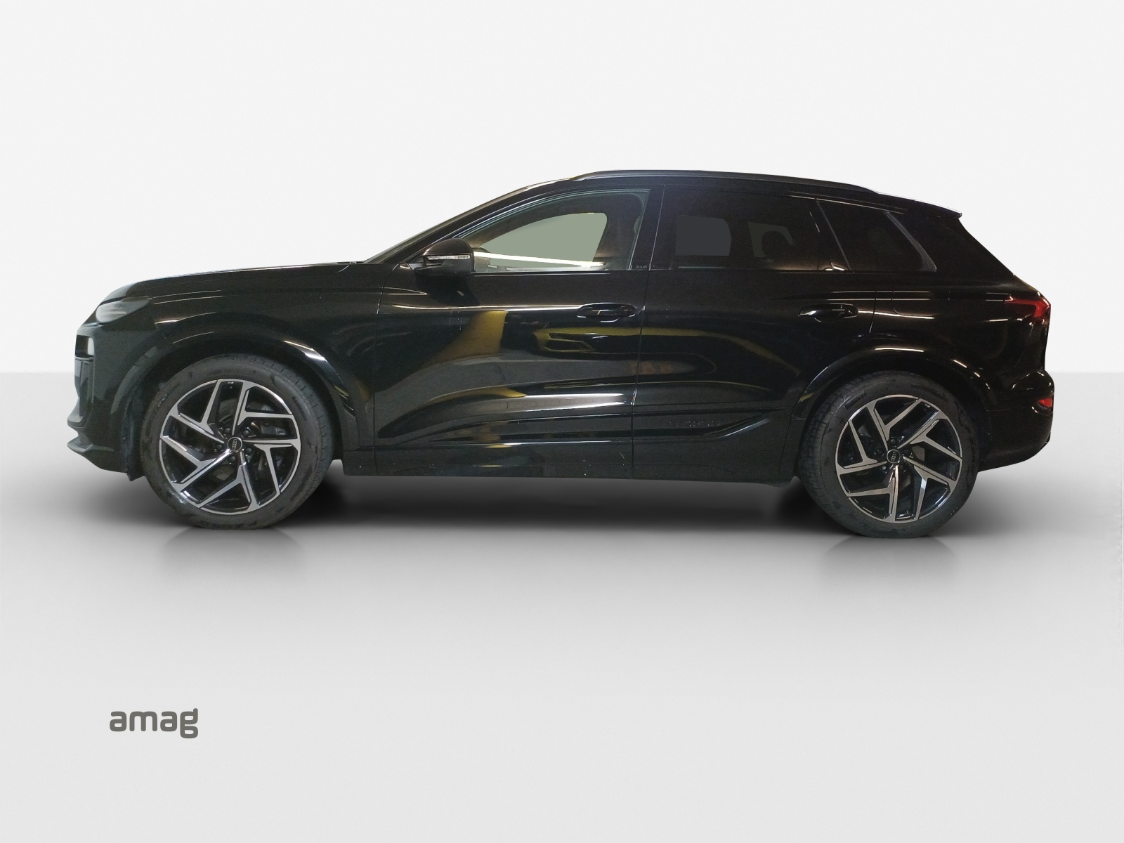 AUDI SQ6 e-tron quattro-showroom-element-1