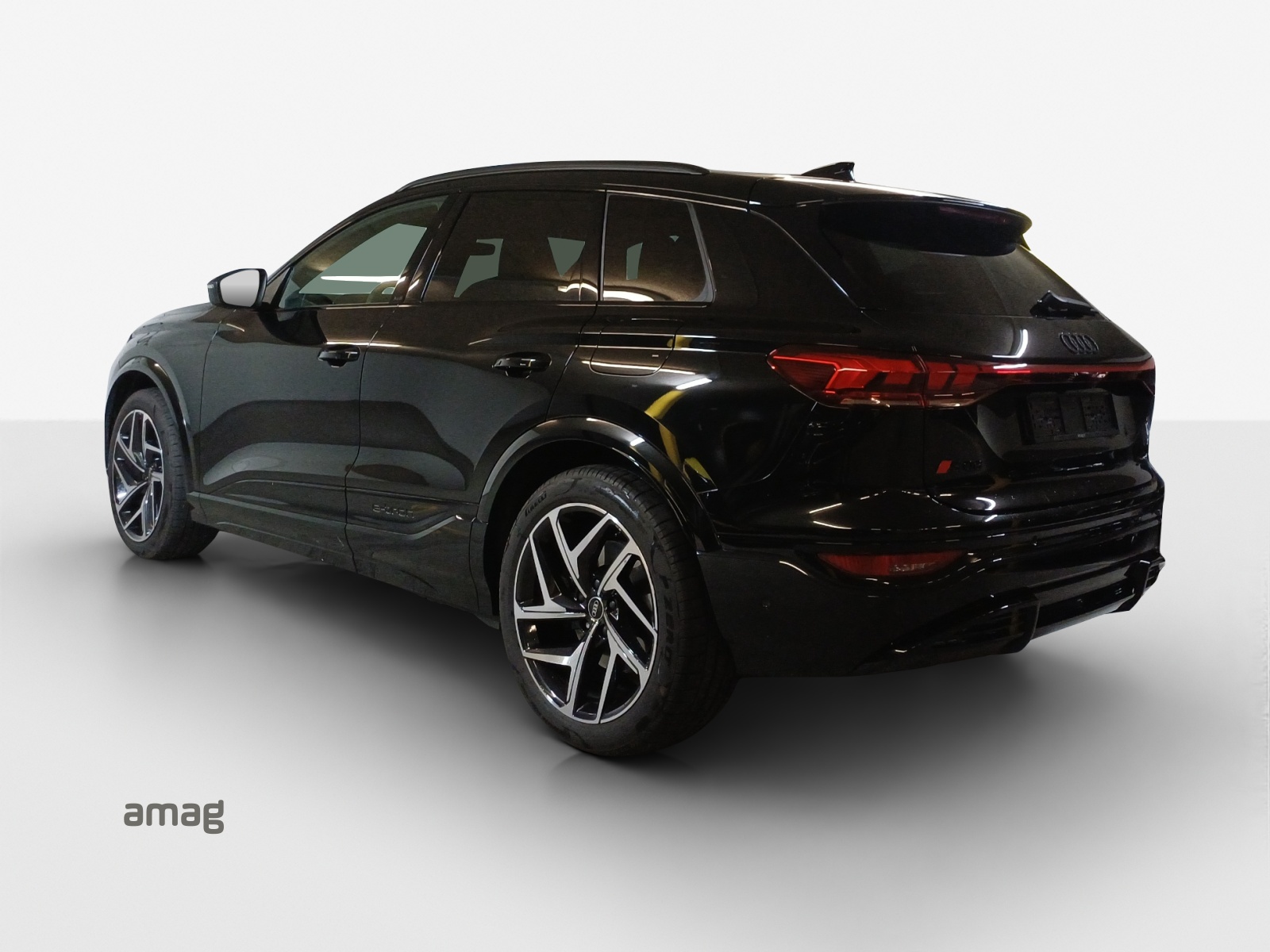 AUDI SQ6 e-tron quattro-showroom-element-2