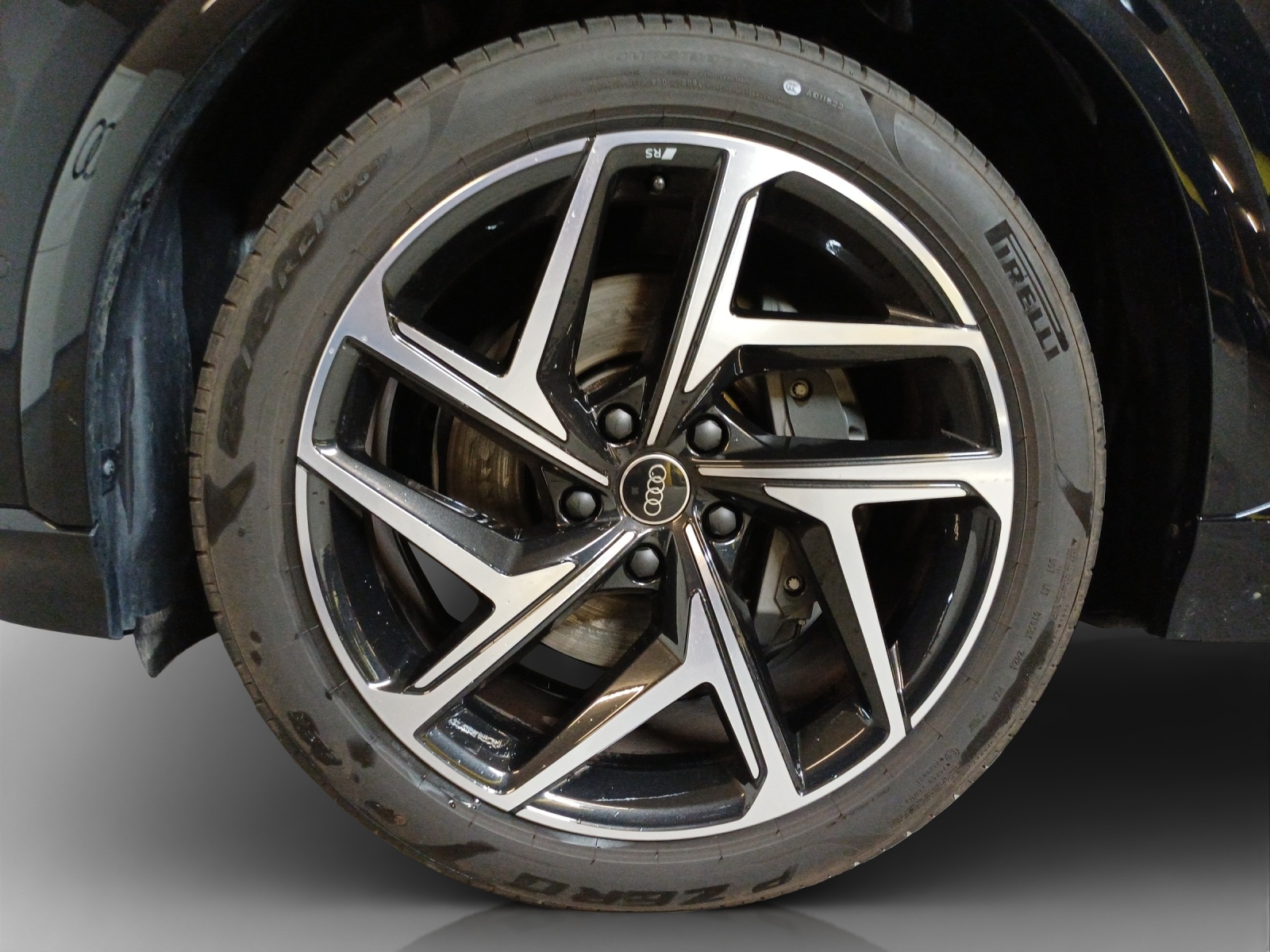 AUDI SQ6 e-tron quattro-image-16