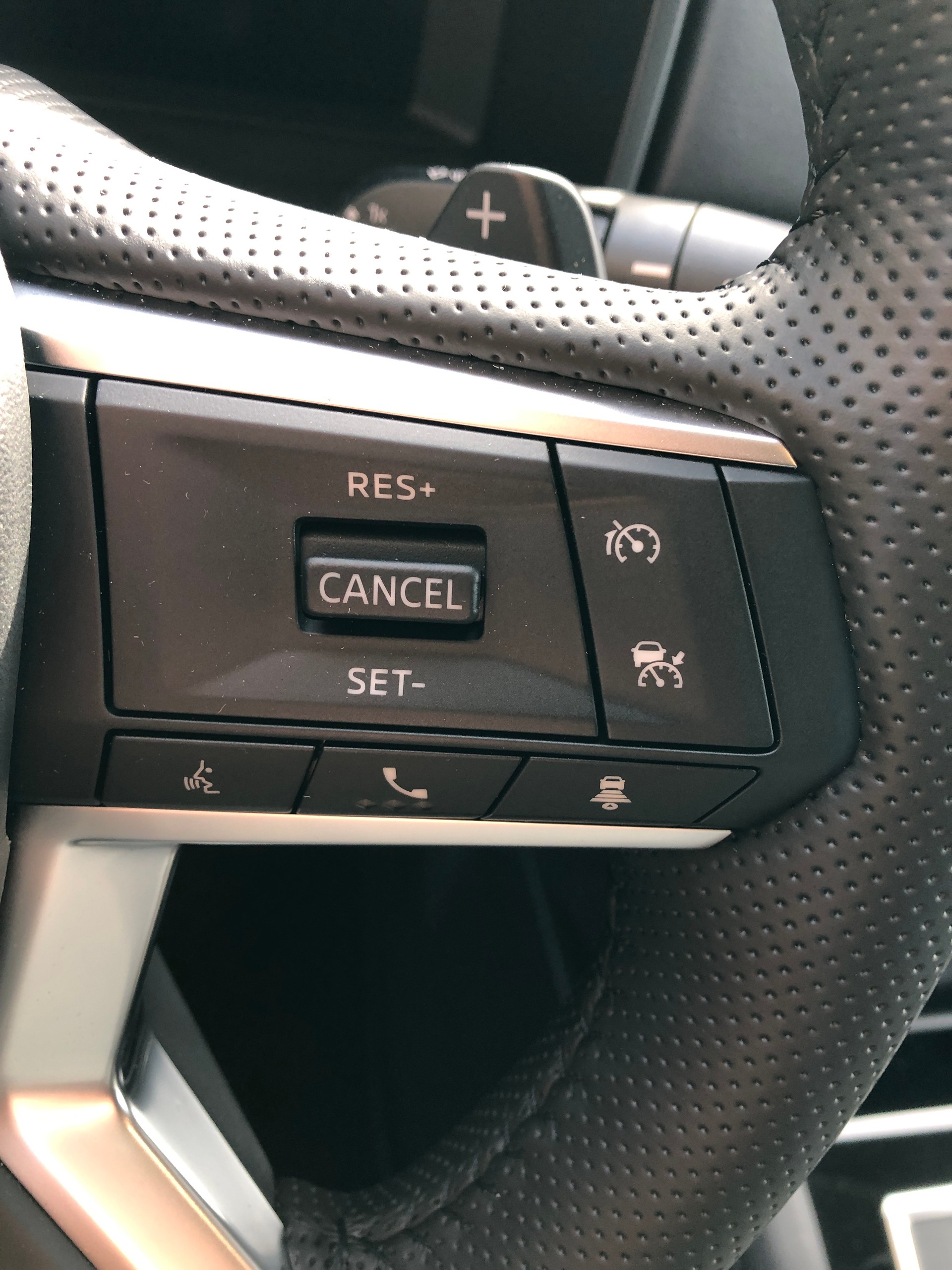 MITSUBISHI Outlander 2.4 PHEV Invite 4WD Automatic-image-9
