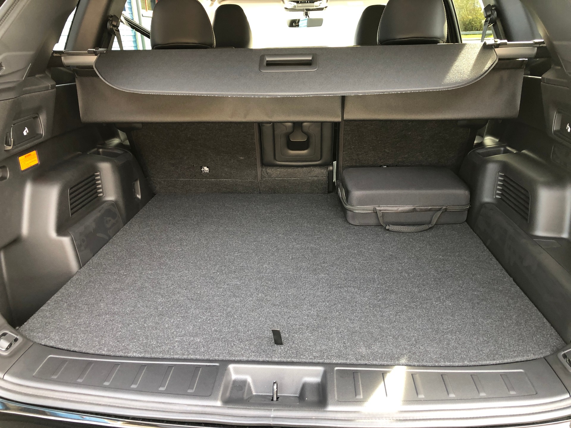 MITSUBISHI Outlander 2.4 PHEV Invite 4WD Automatic-image-7