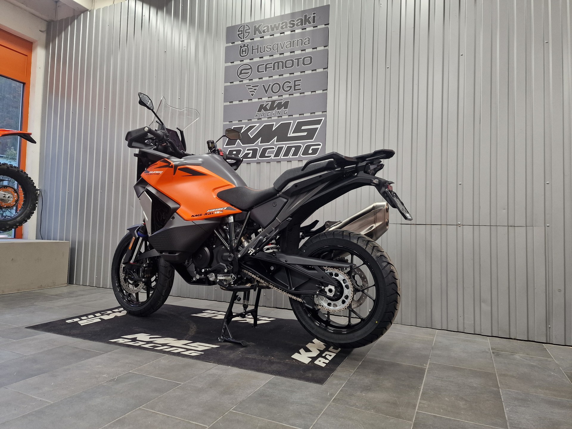 KTM 1390 Super Adventure S EVO-image-3