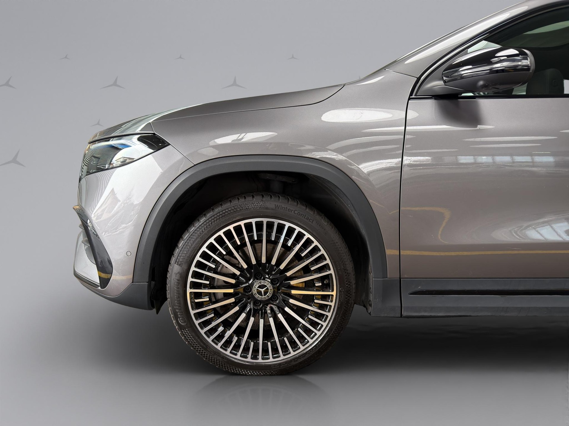 MERCEDES-BENZ EQA 350 Swiss Star AMG Line 4matic-image-18