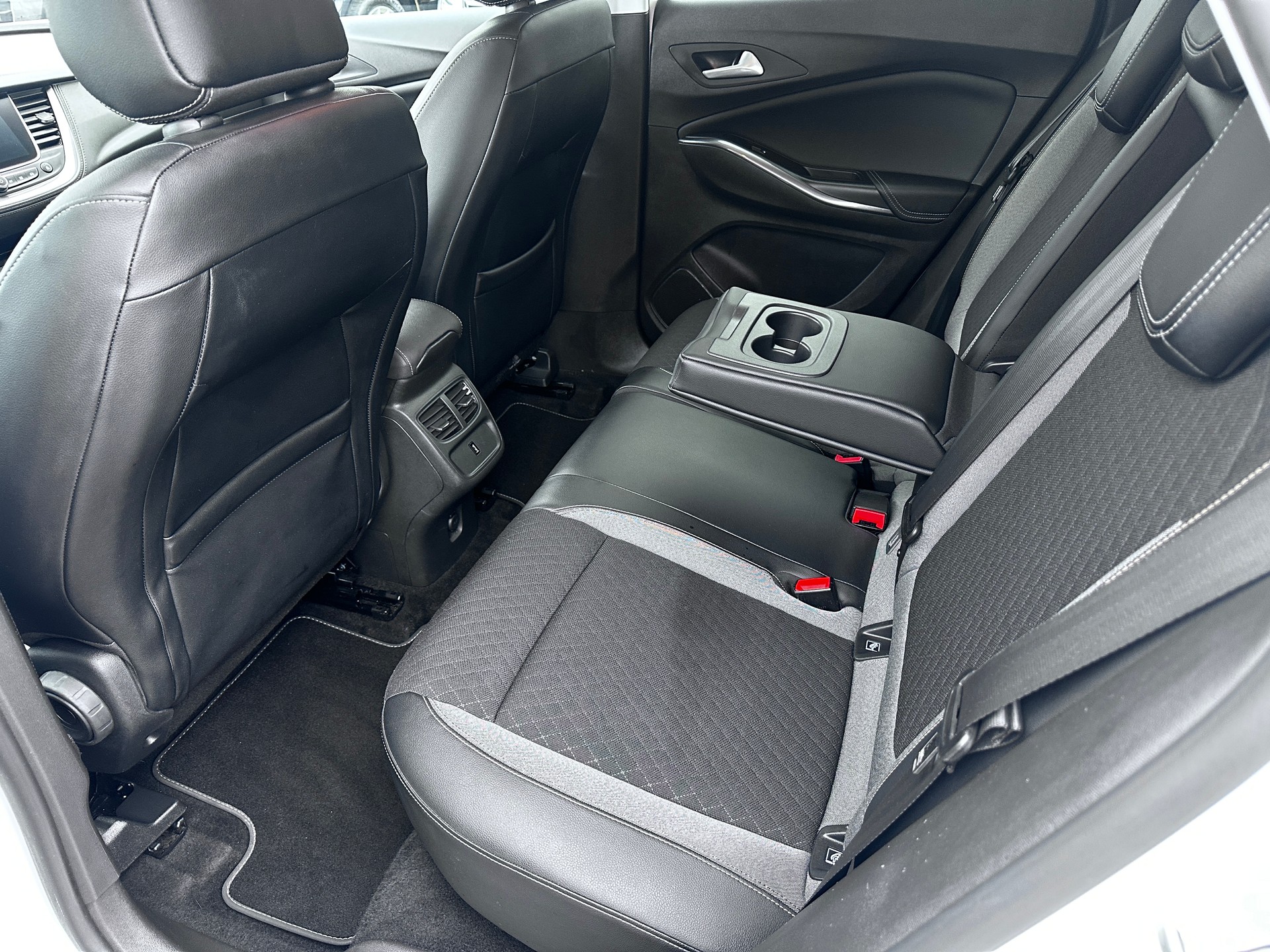 OPEL Grandland X 1.6CDTi Excellence Automatik-image-9