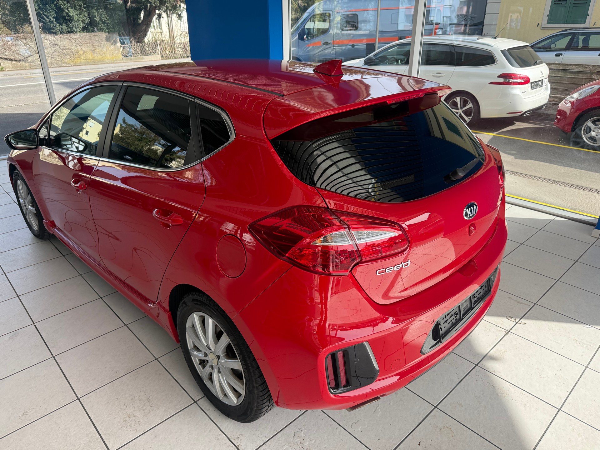 KIA Cee'd 1.0 T-GDi GT Line-image-6