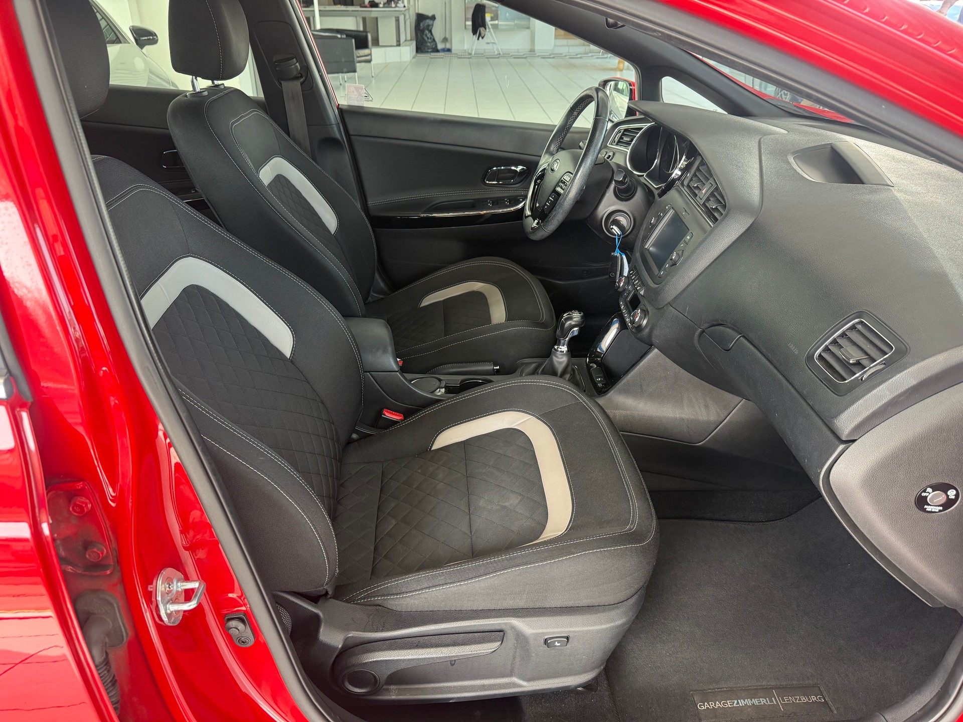 KIA Cee'd 1.0 T-GDi GT Line-image-13